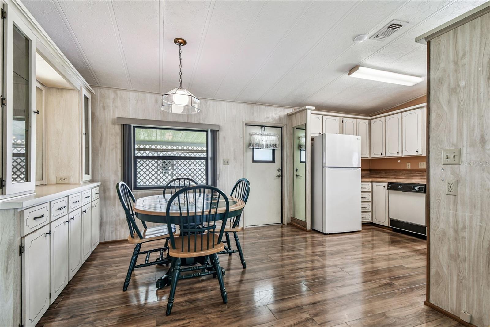 Image 19 of 77 For 12501 Ulmerton Road 182