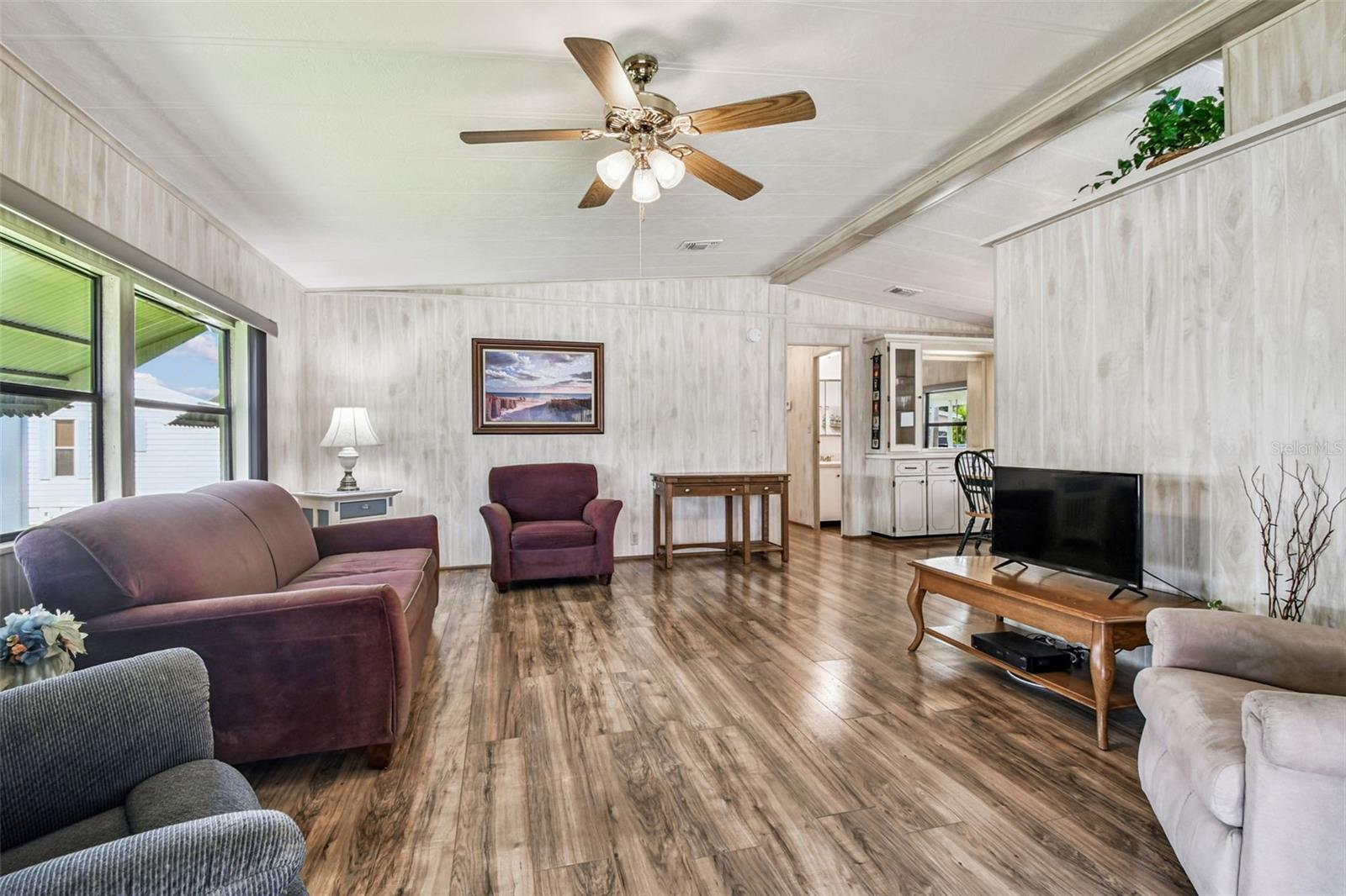 Image 24 of 77 For 12501 Ulmerton Road 182