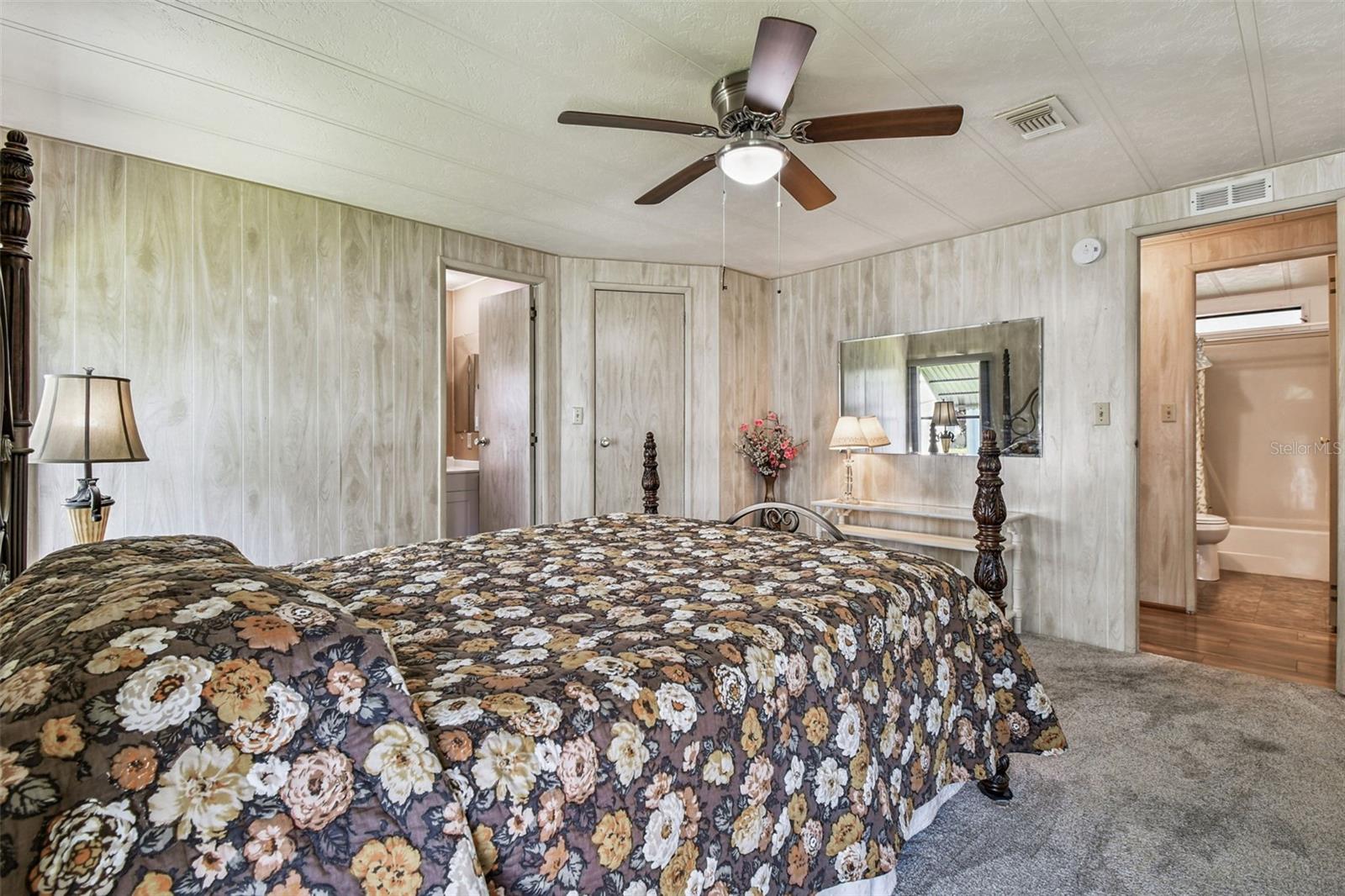 Image 31 of 77 For 12501 Ulmerton Road 182