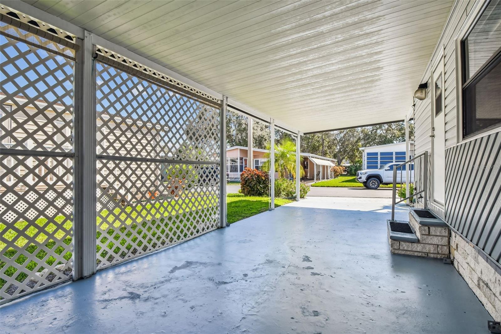 Image 49 of 77 For 12501 Ulmerton Road 182