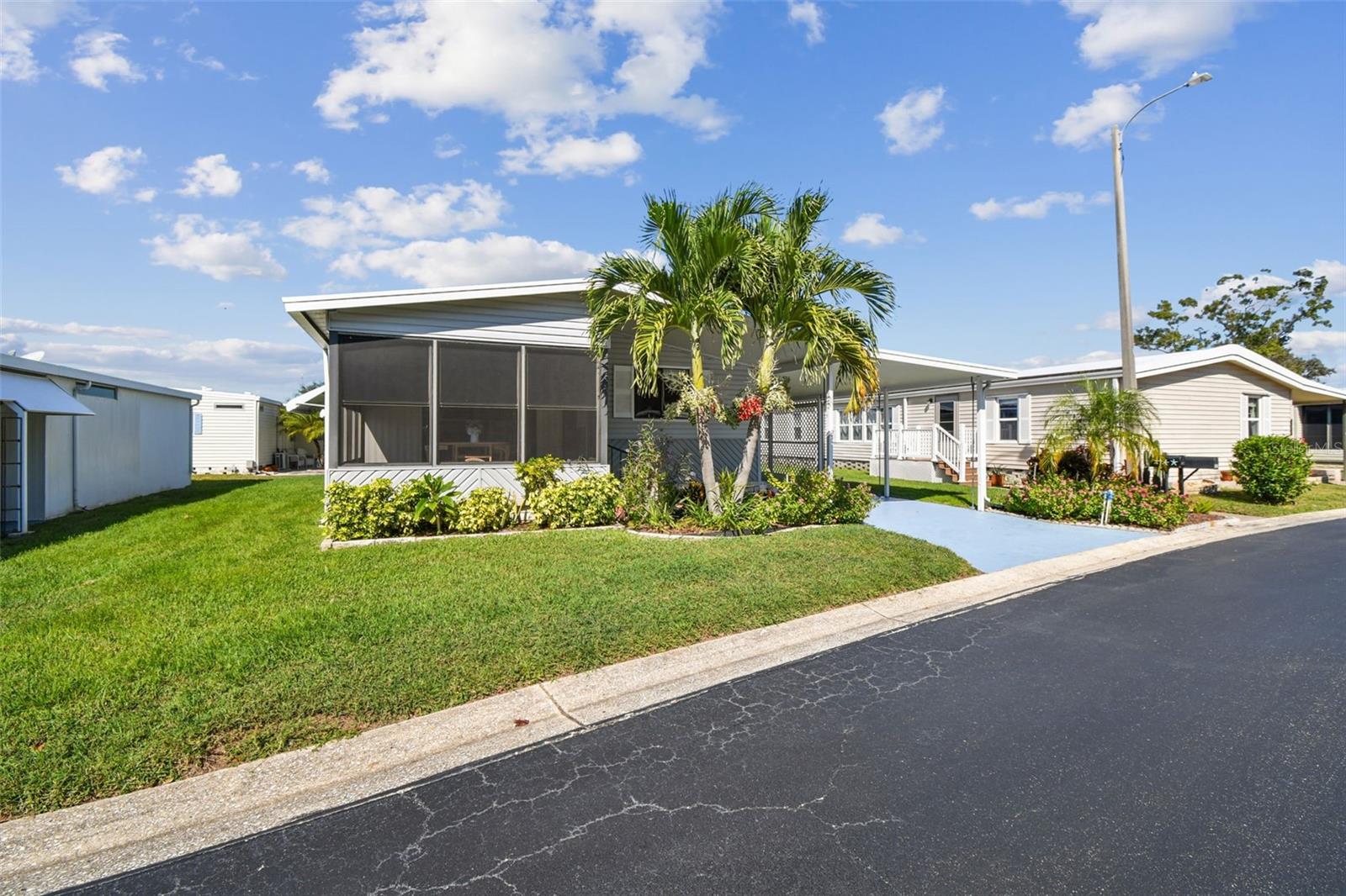 Image 52 of 77 For 12501 Ulmerton Road 182