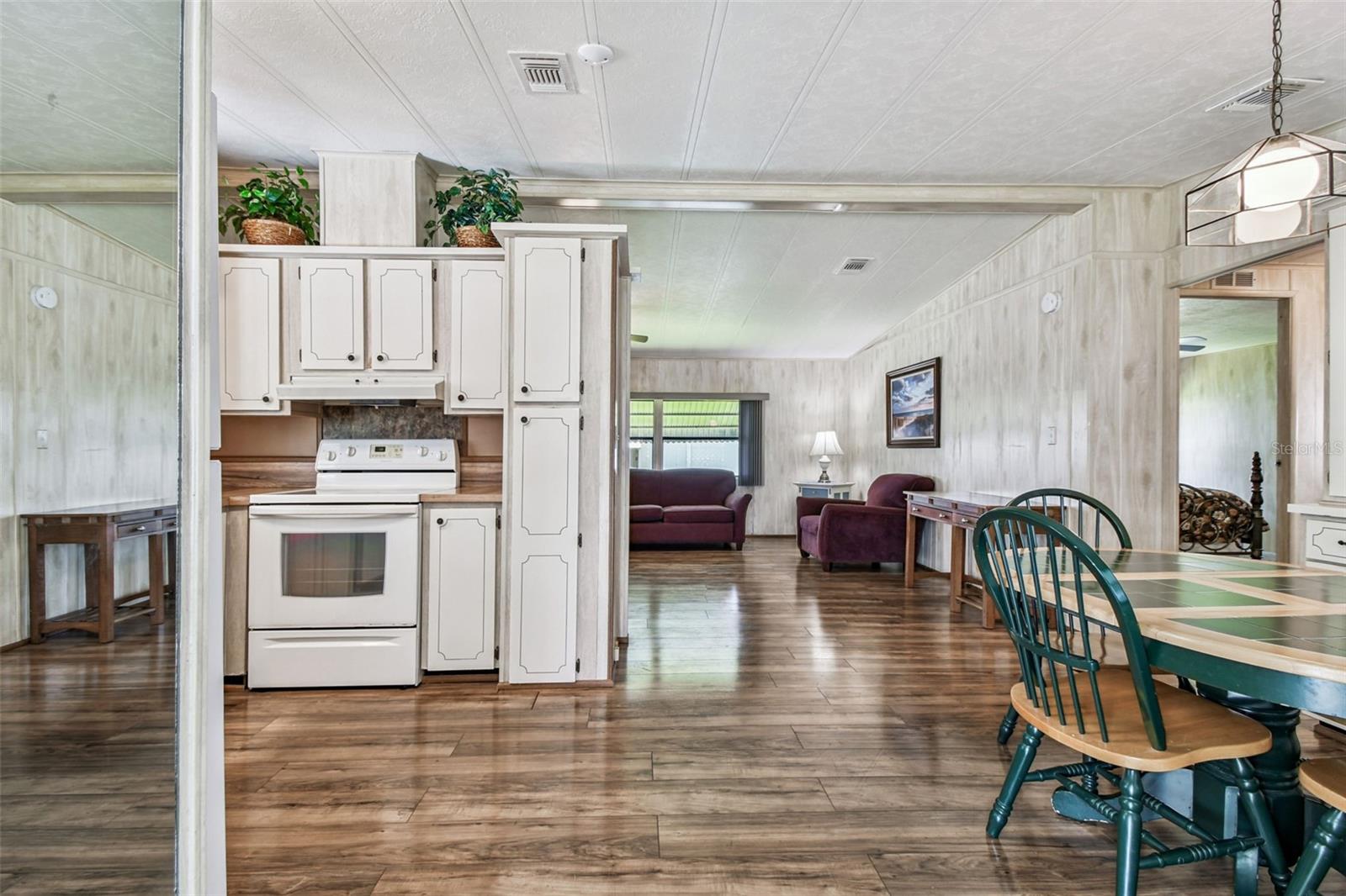 Image 7 of 77 For 12501 Ulmerton Road 182