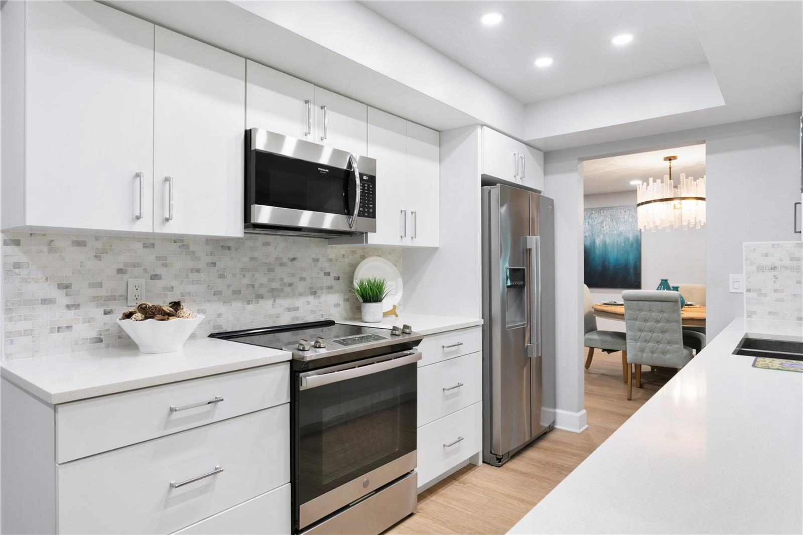 Image 11 of 93 For 936 31st Avenue Ne