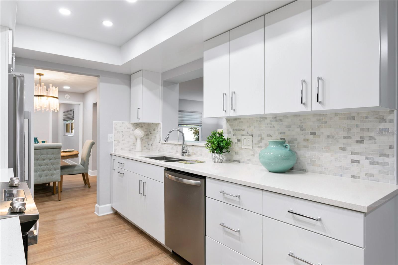 Image 12 of 93 For 936 31st Avenue Ne