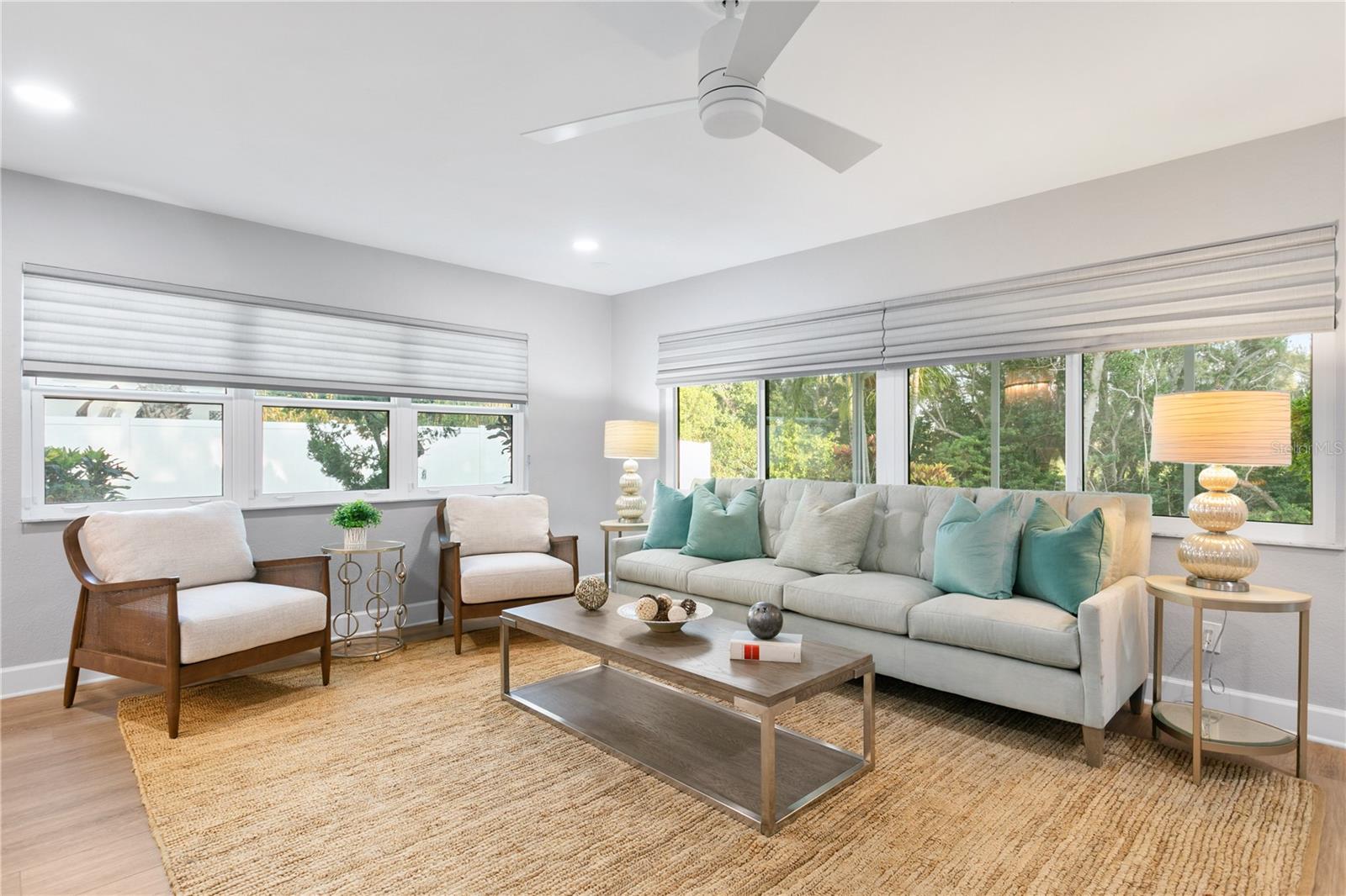 Image 14 of 93 For 936 31st Avenue Ne