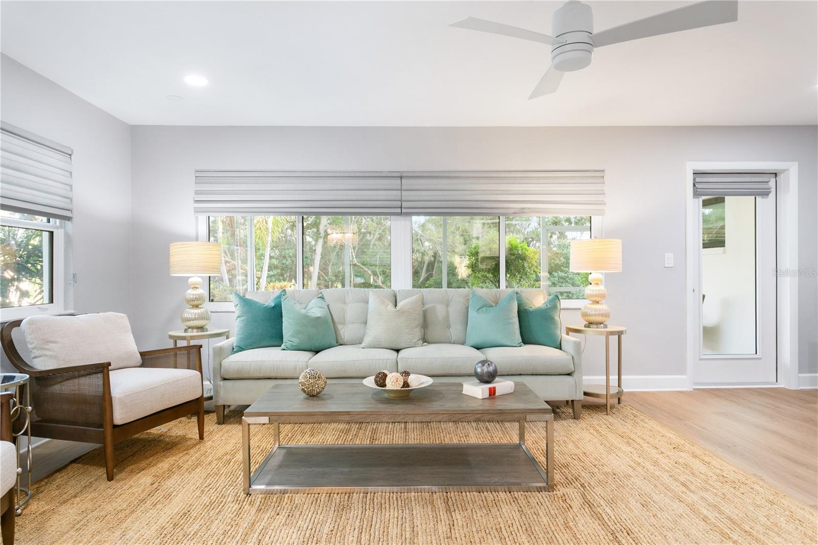 Image 16 of 93 For 936 31st Avenue Ne