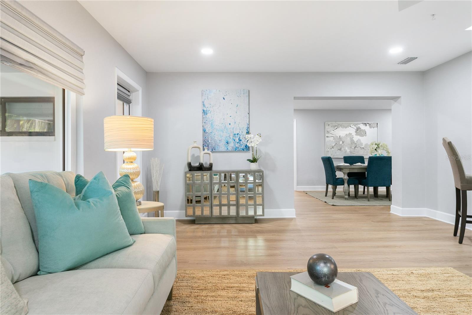 Image 17 of 93 For 936 31st Avenue Ne