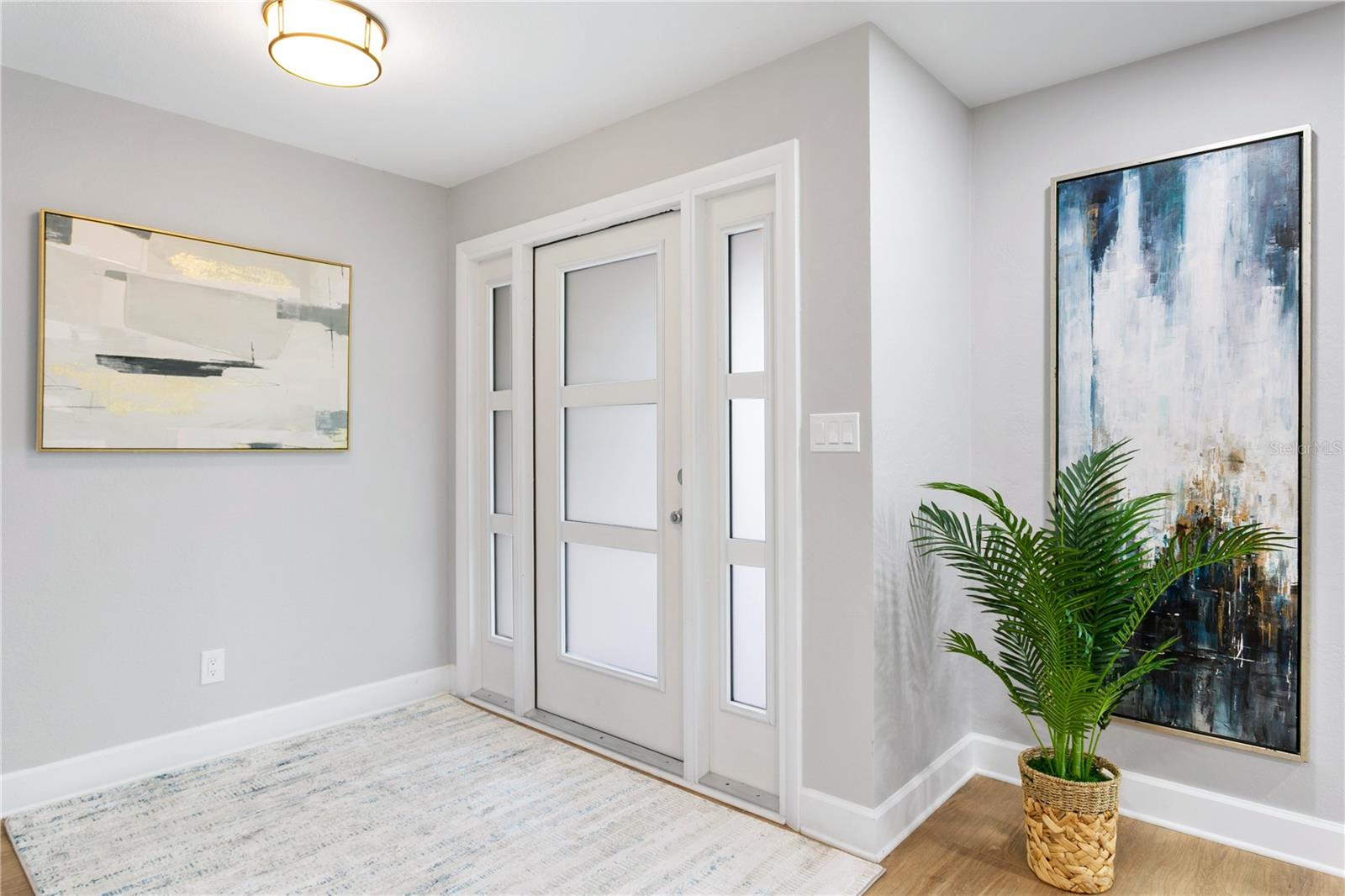 Image 2 of 93 For 936 31st Avenue Ne