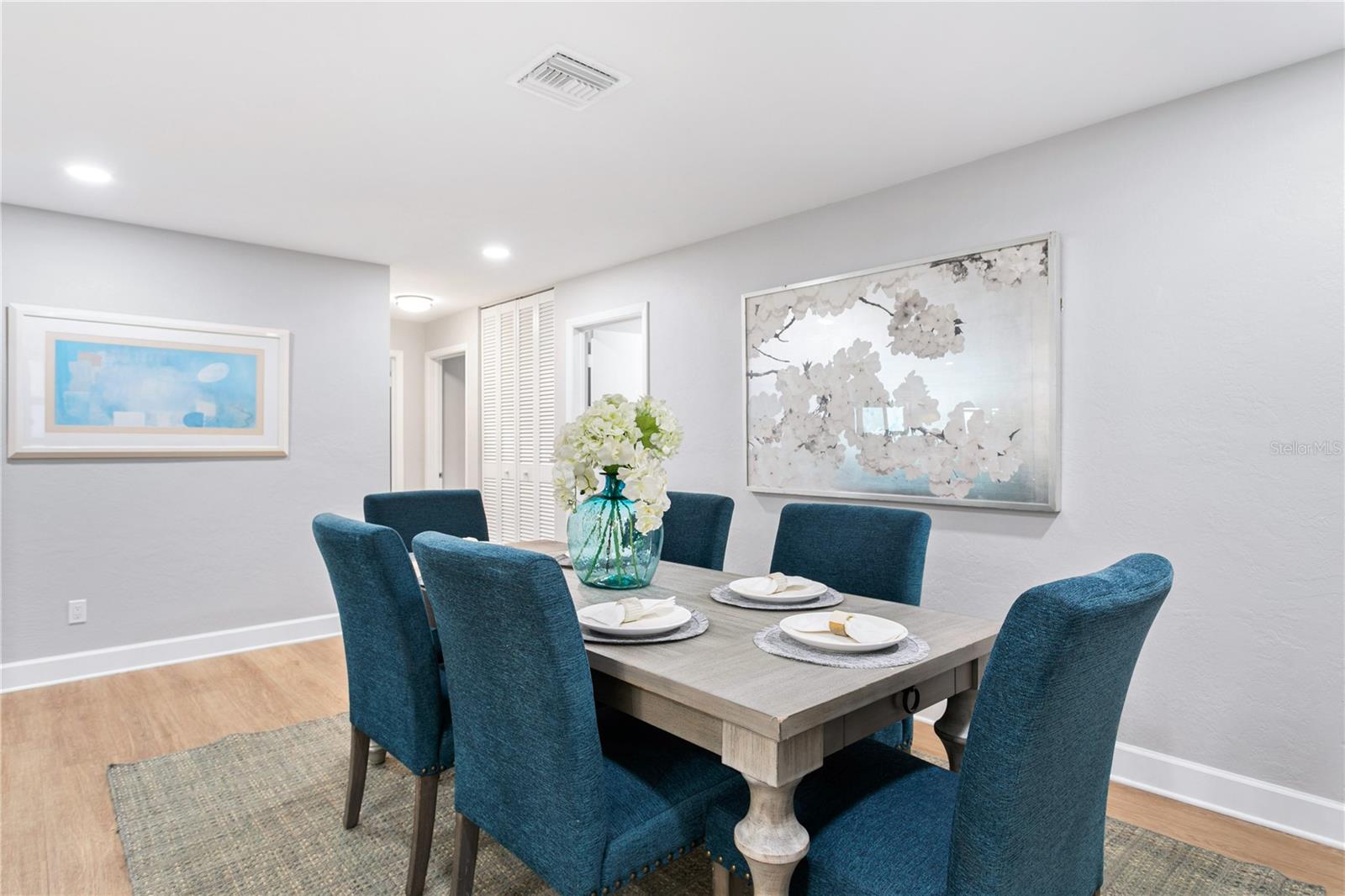 Image 21 of 93 For 936 31st Avenue Ne