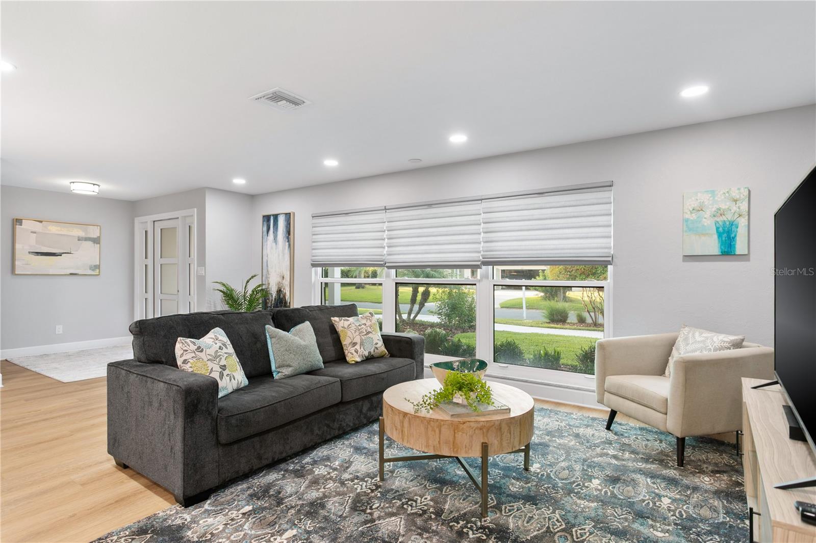 Image 3 of 93 For 936 31st Avenue Ne