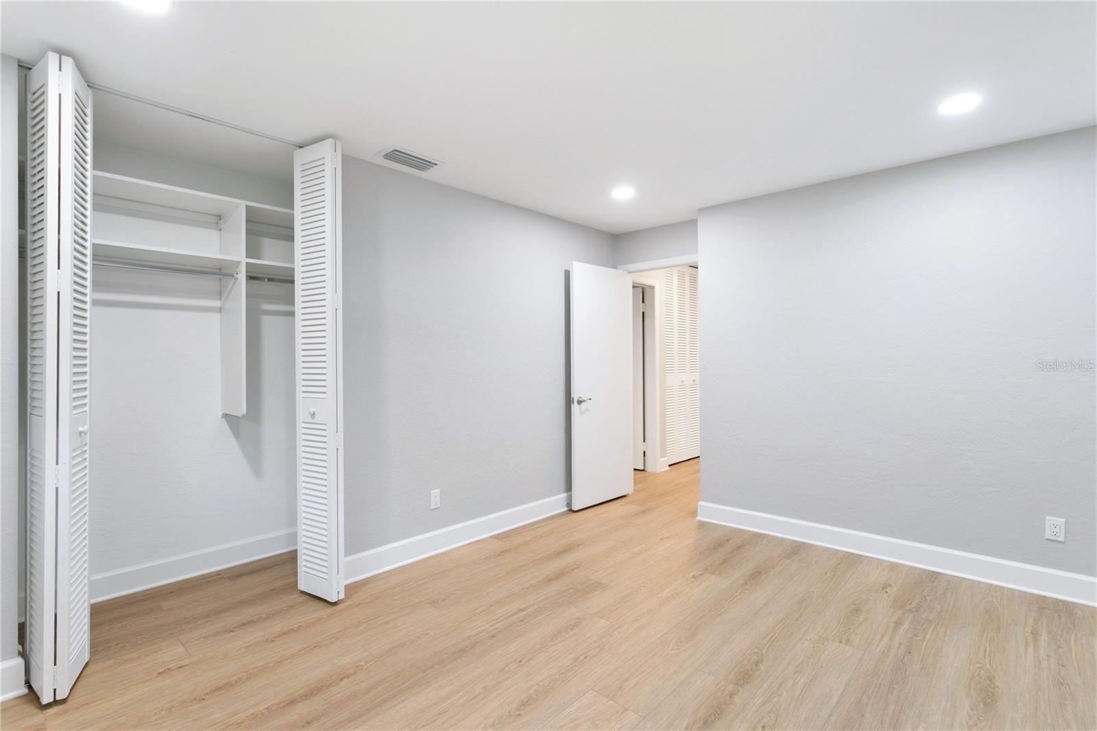 Image 30 of 93 For 936 31st Avenue Ne