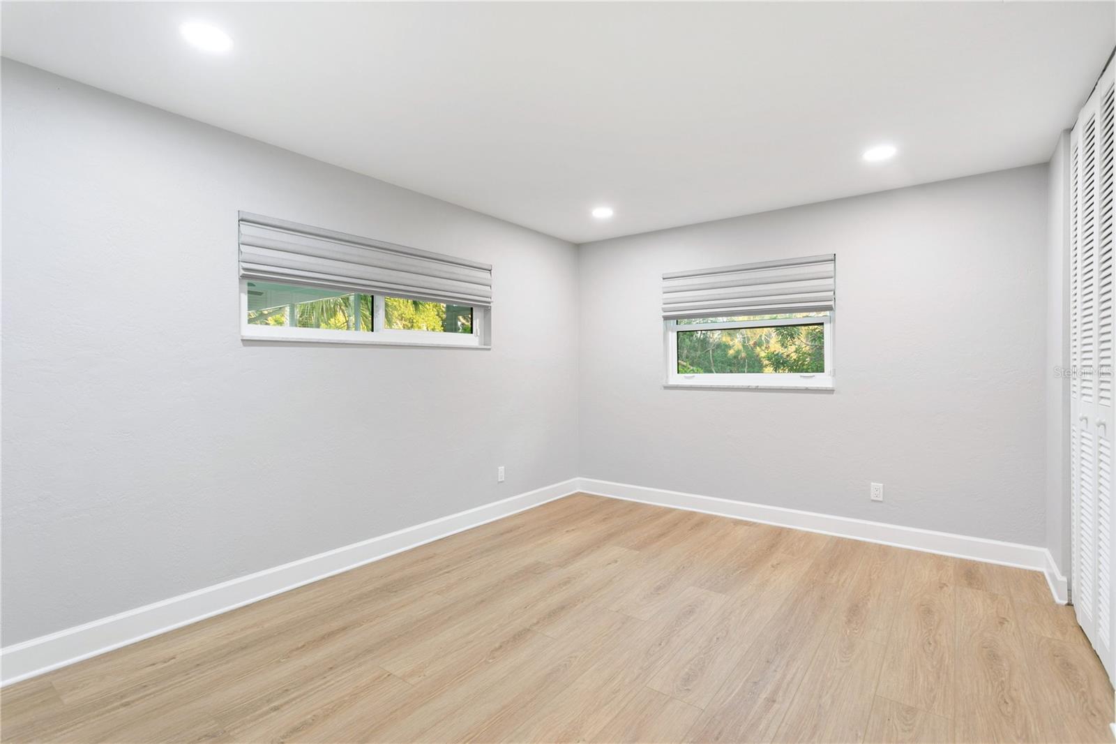 Image 31 of 93 For 936 31st Avenue Ne