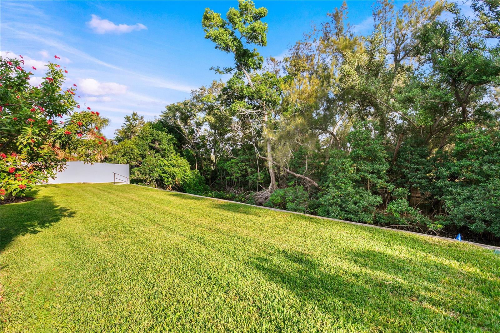 Image 40 of 93 For 936 31st Avenue Ne