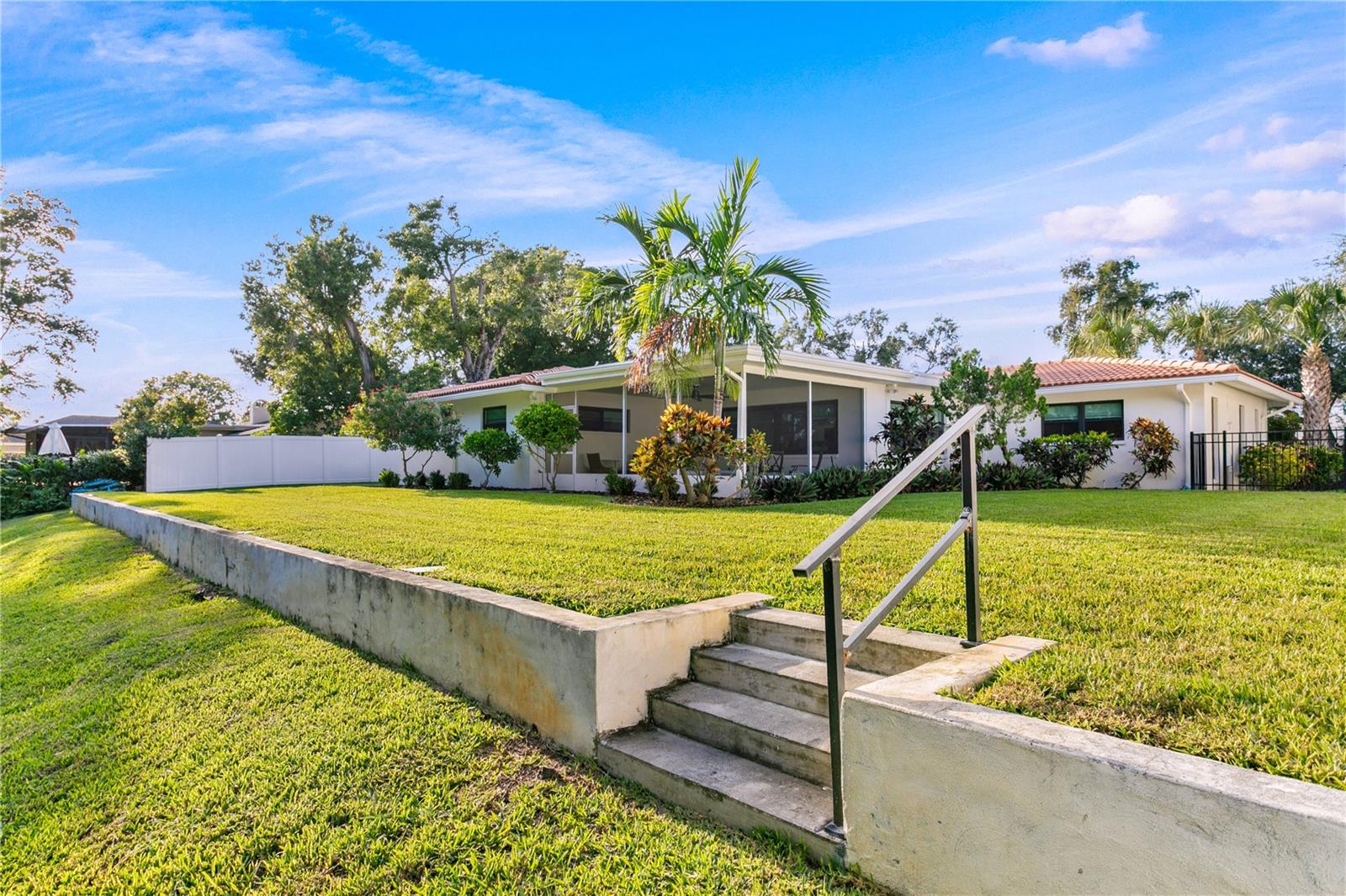 Image 44 of 93 For 936 31st Avenue Ne