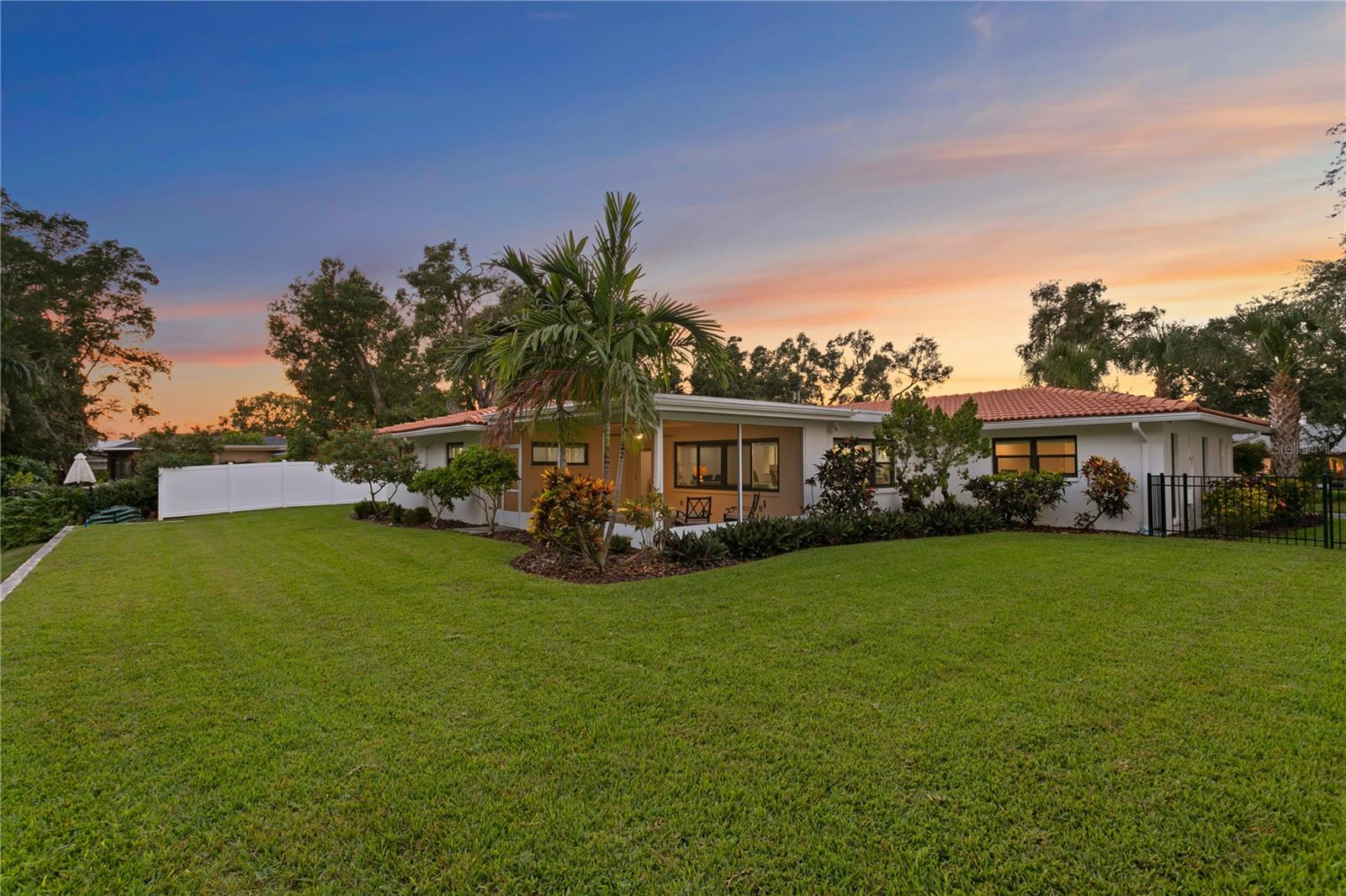 Image 48 of 93 For 936 31st Avenue Ne