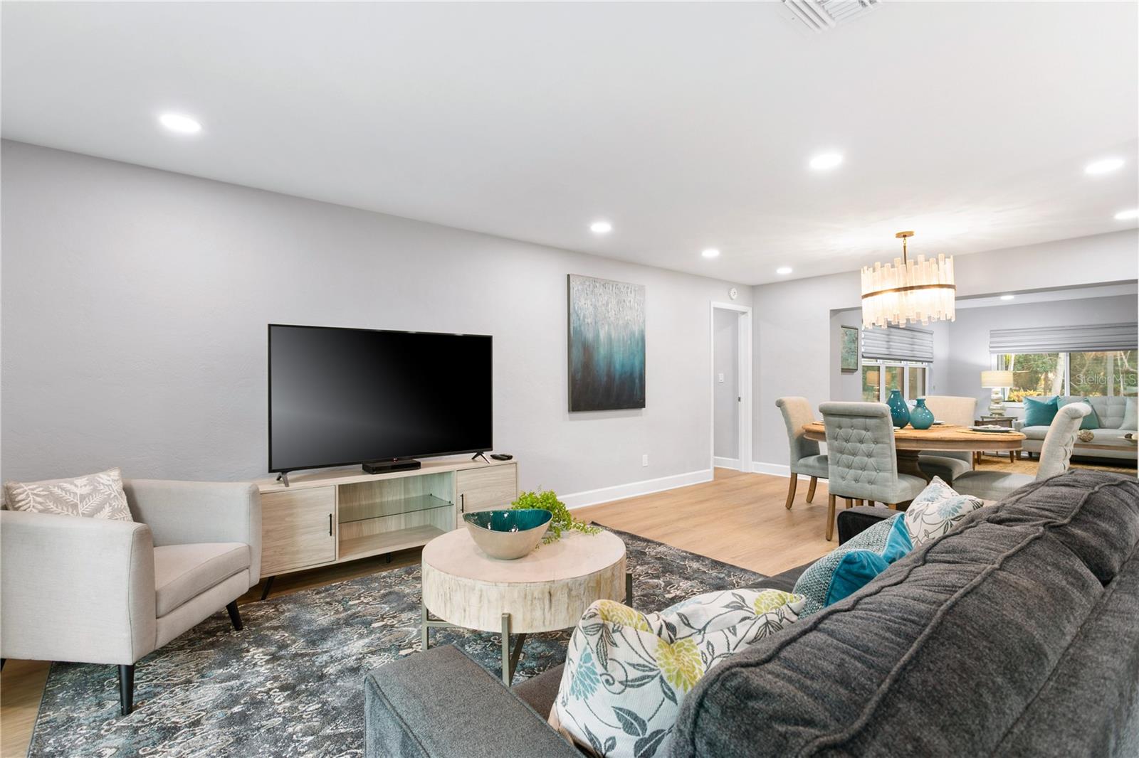 Image 5 of 93 For 936 31st Avenue Ne