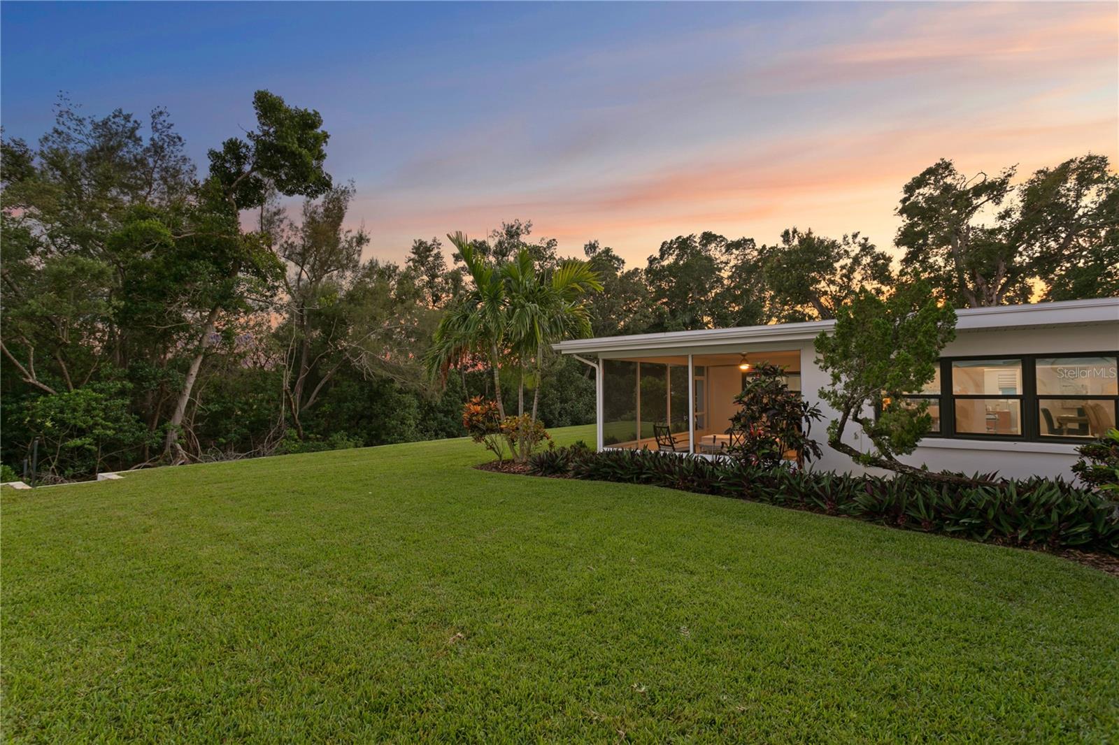 Image 51 of 93 For 936 31st Avenue Ne