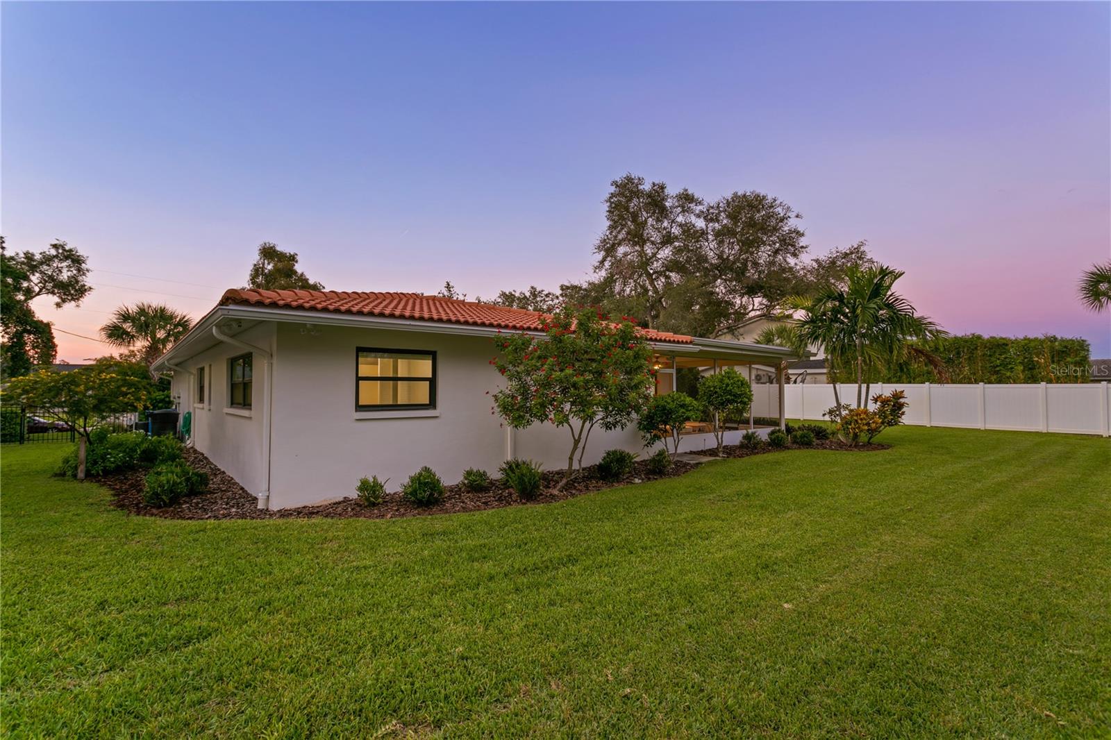 Image 53 of 93 For 936 31st Avenue Ne