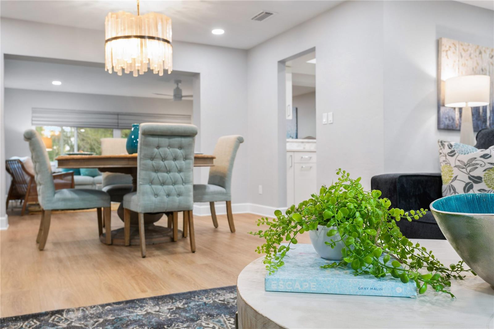 Image 7 of 93 For 936 31st Avenue Ne