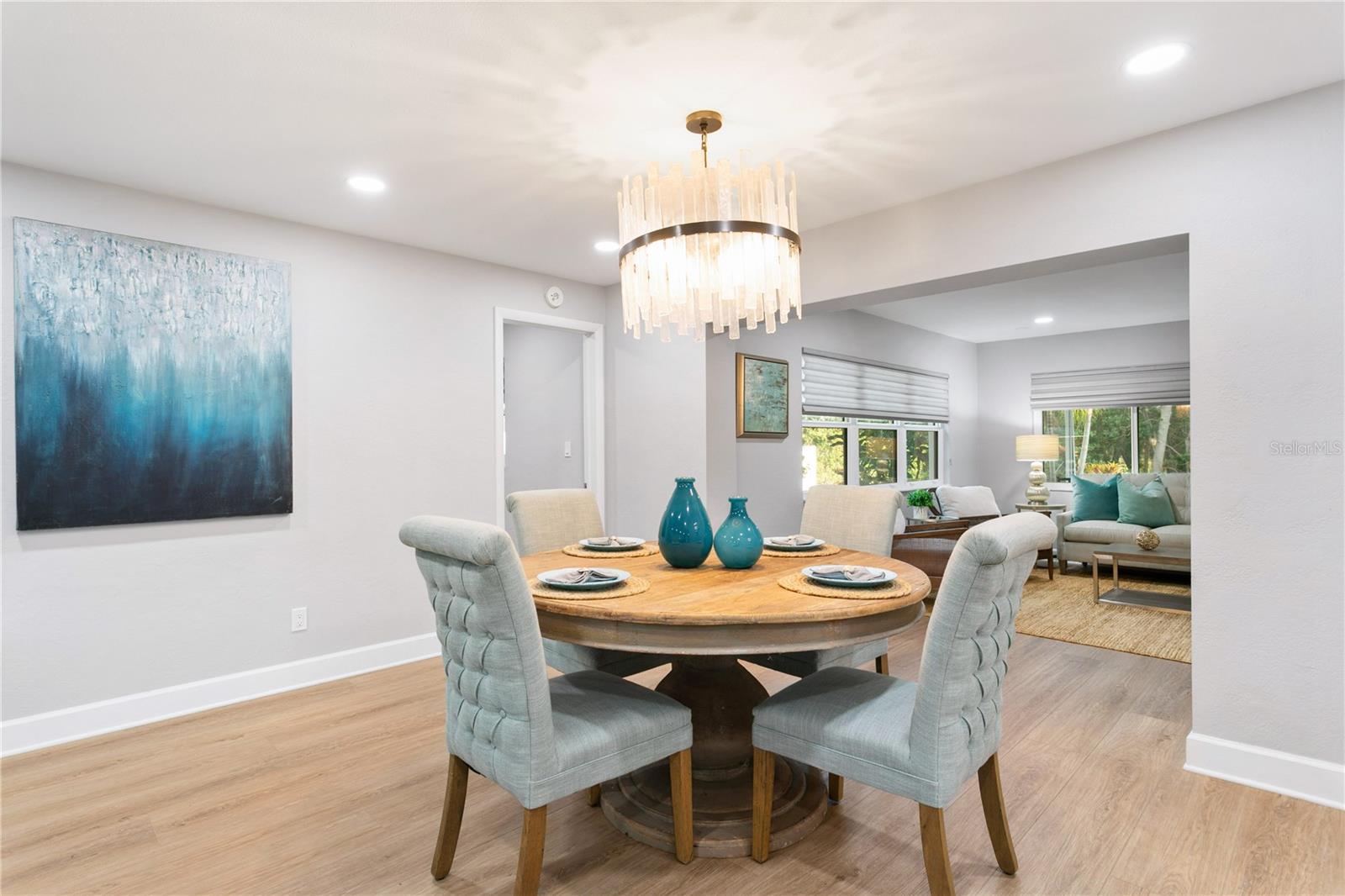 Image 8 of 93 For 936 31st Avenue Ne