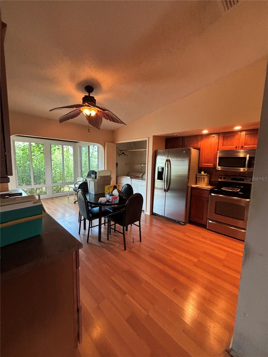 Image 10 of 63 For 7712 Willow Park Drive