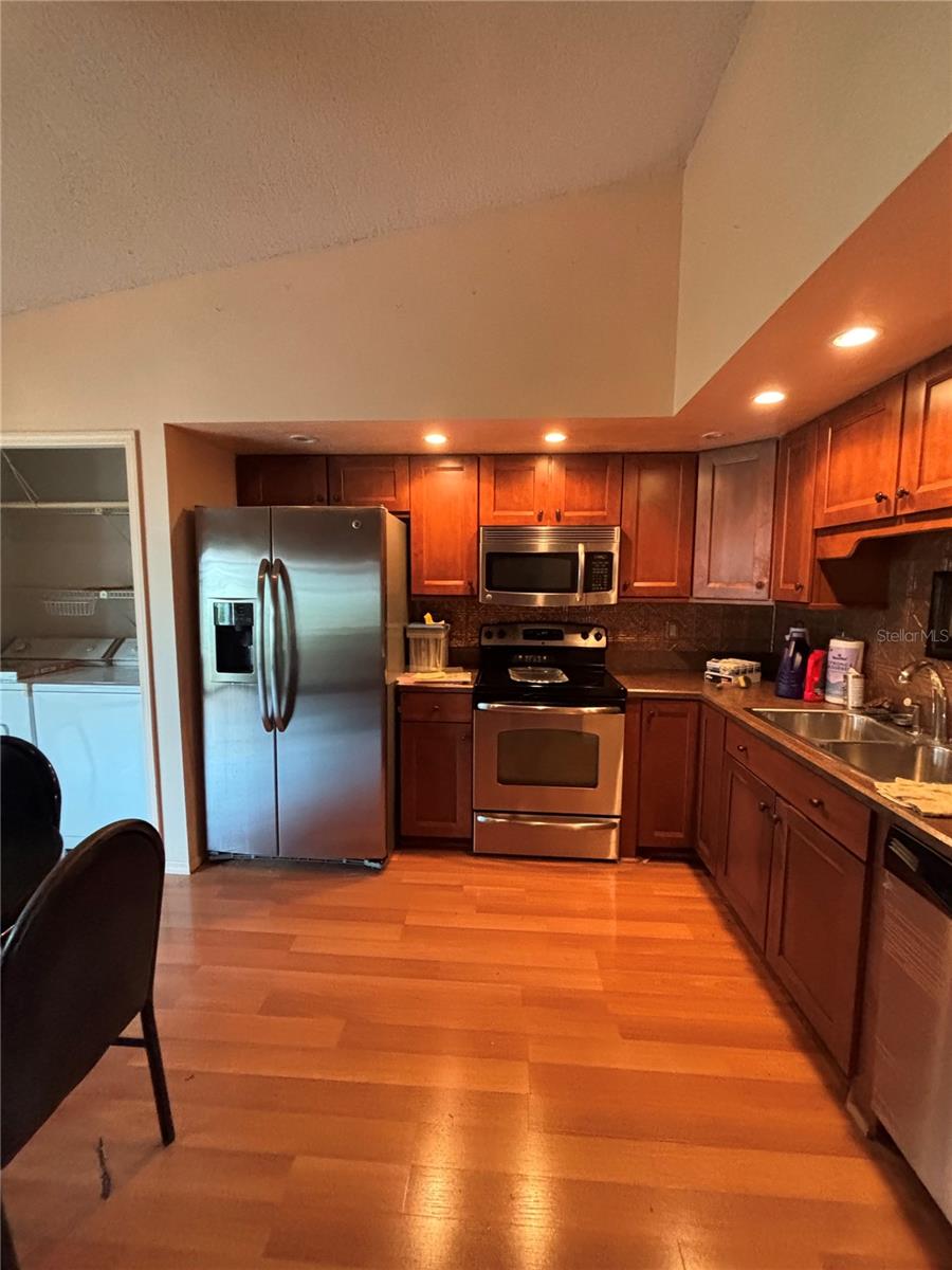 Image 11 of 63 For 7712 Willow Park Drive