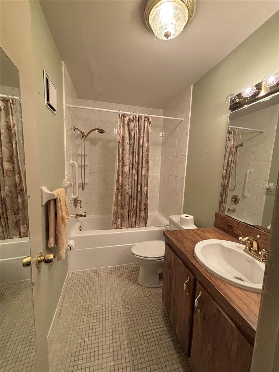 Image 18 of 63 For 7712 Willow Park Drive