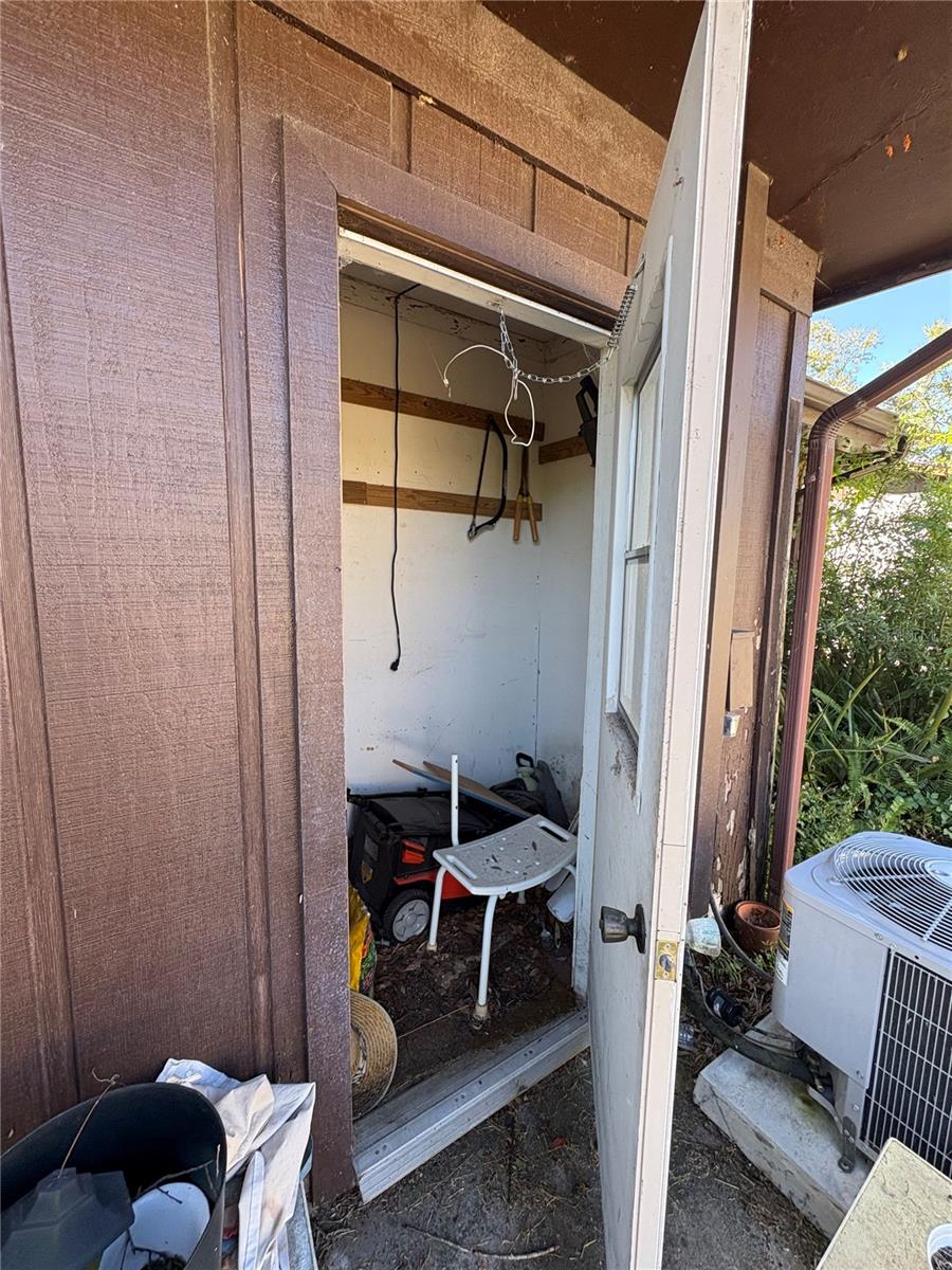 Image 38 of 63 For 7712 Willow Park Drive