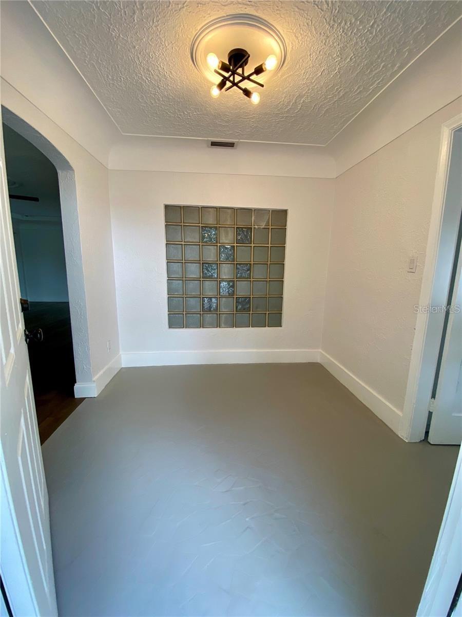 Image 24 of 43 For 2400 13th Avenue S