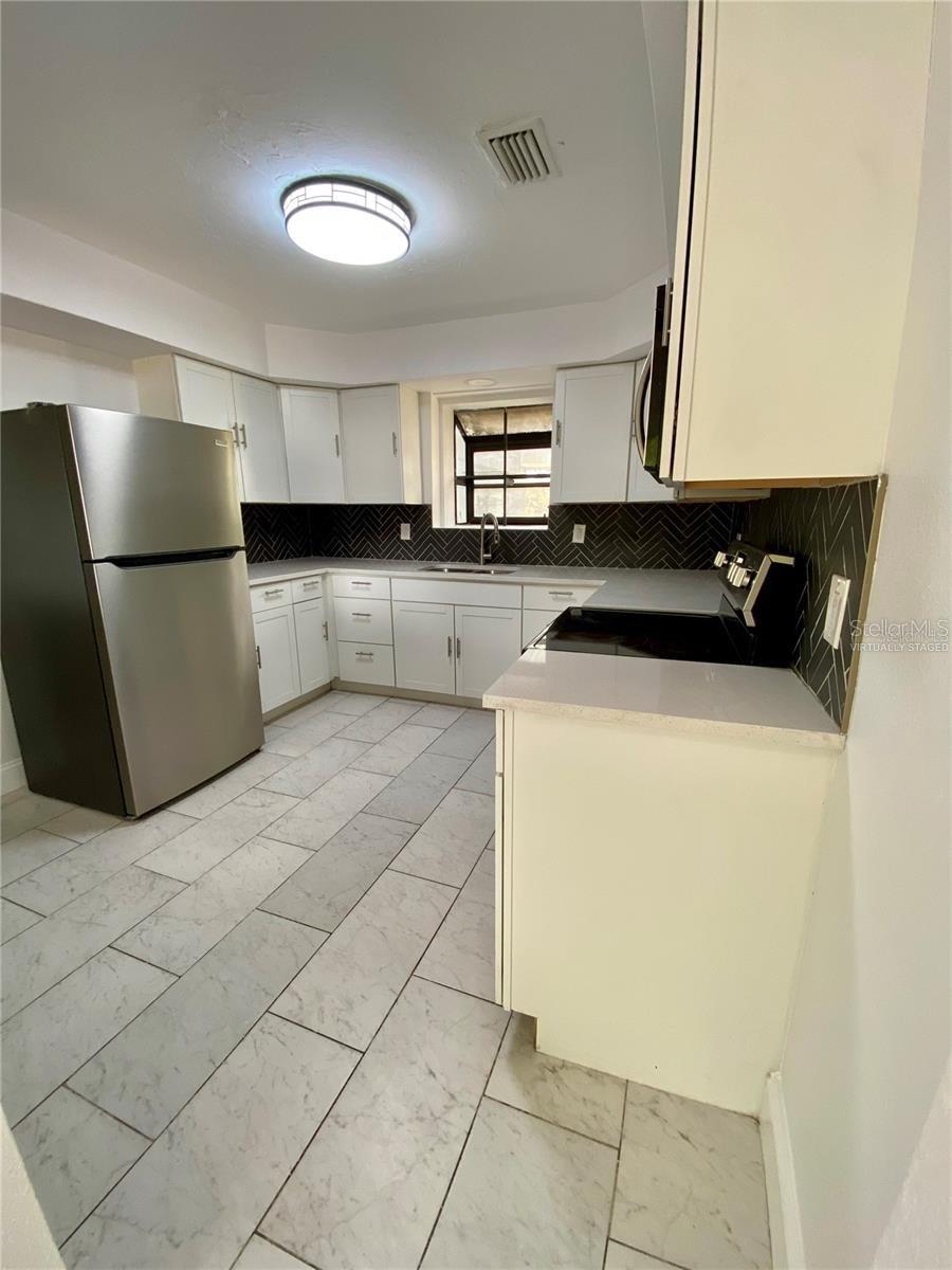 Image 4 of 43 For 2400 13th Avenue S