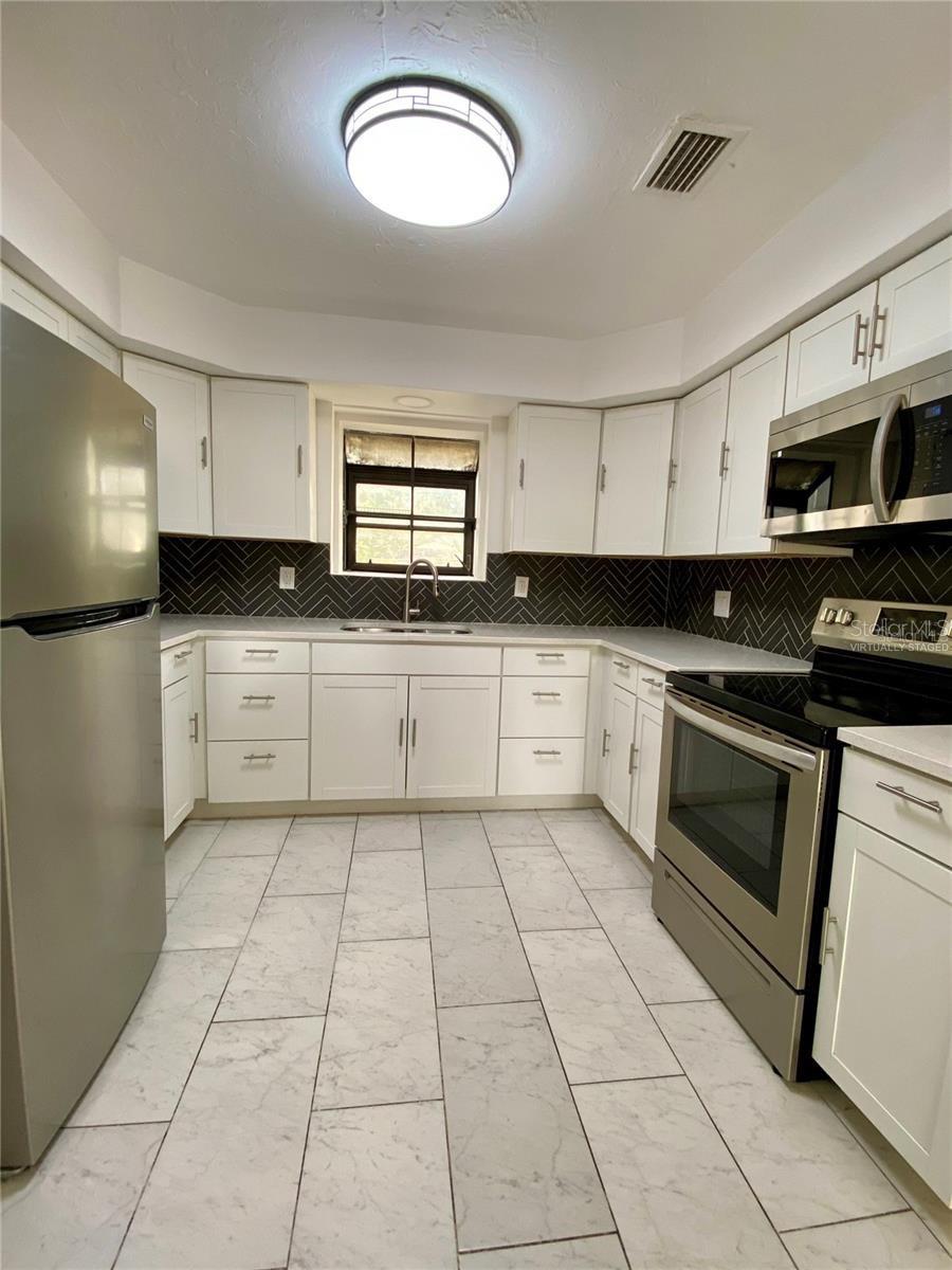 Image 5 of 43 For 2400 13th Avenue S