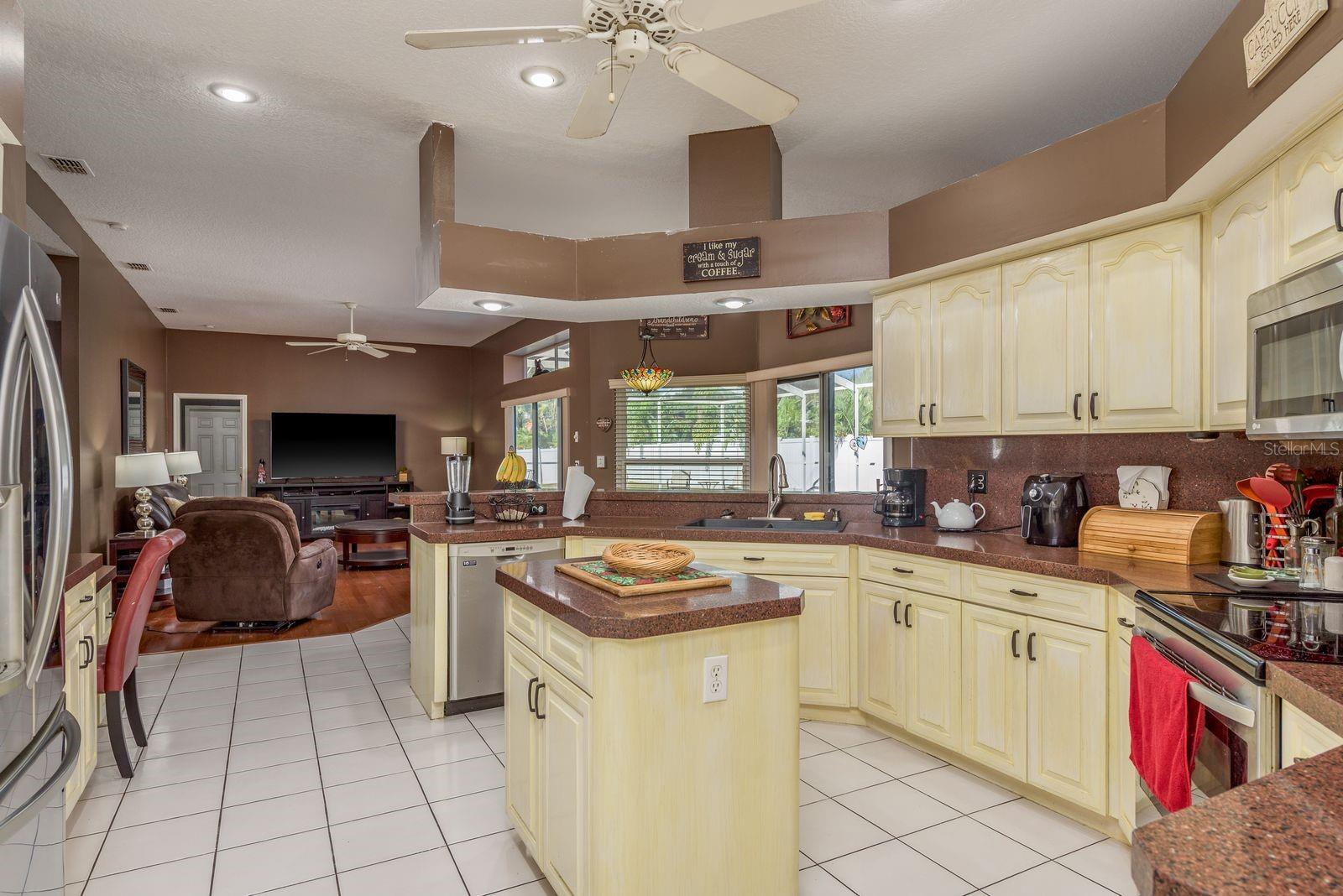 Image 12 of 40 For 3206 Enisgrove Drive E