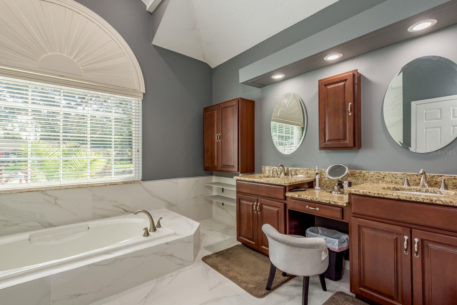 Image 16 of 40 For 3206 Enisgrove Drive E