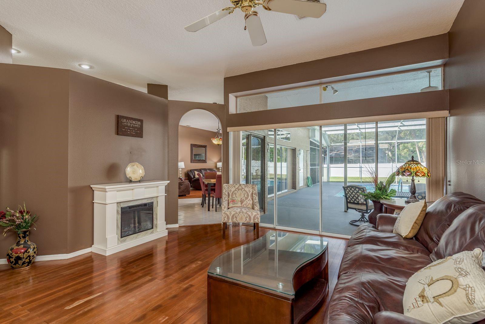 Image 5 of 40 For 3206 Enisgrove Drive E