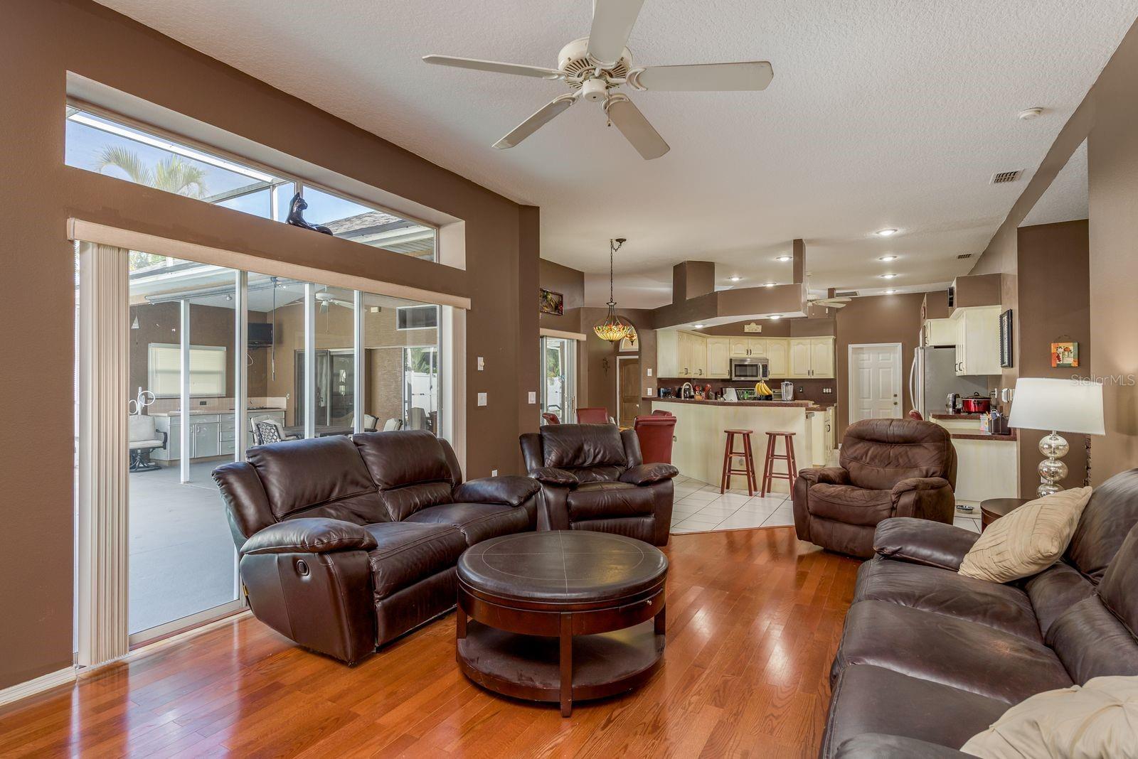 Image 8 of 40 For 3206 Enisgrove Drive E