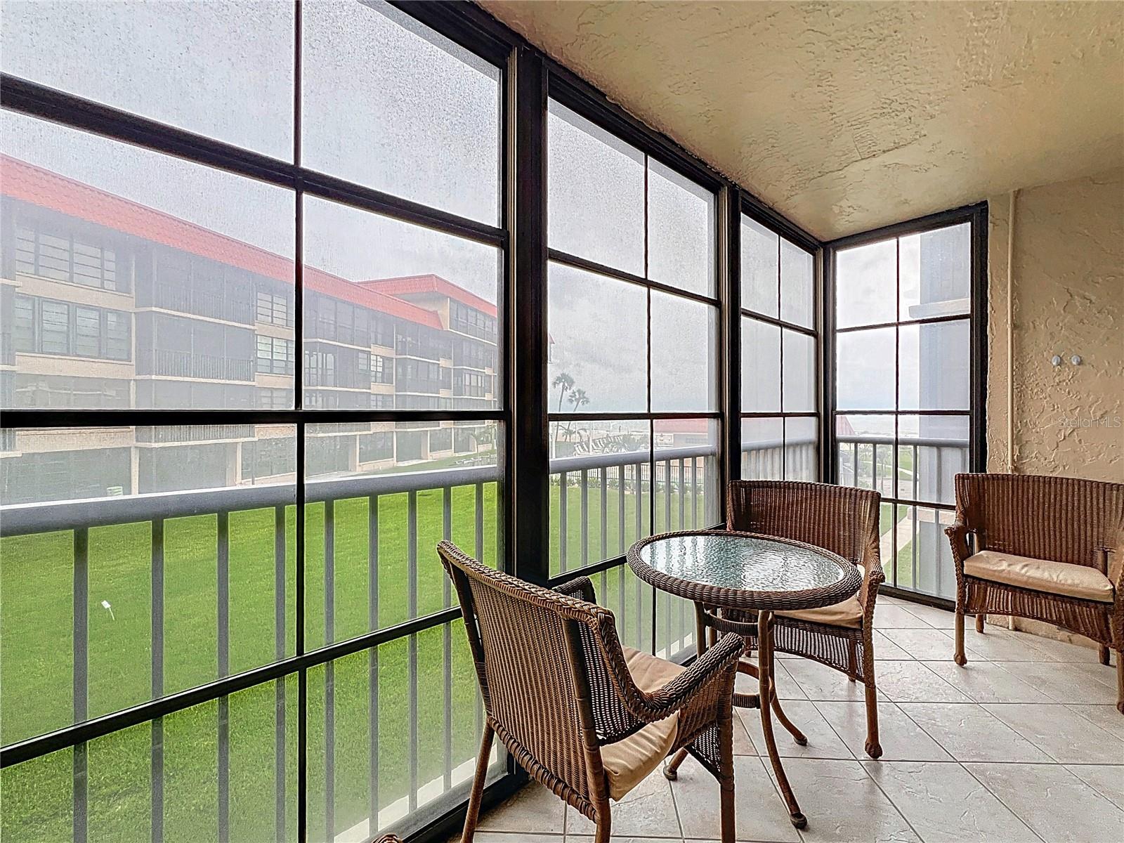 Image 12 of 47 For 17580 Gulf Boulevard 219