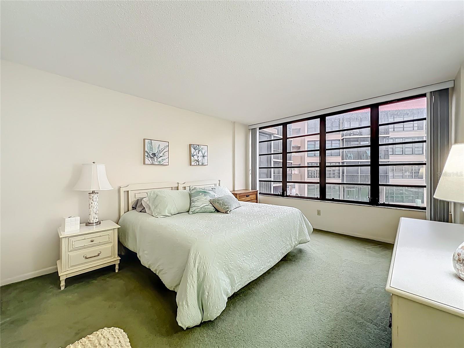 Image 24 of 47 For 17580 Gulf Boulevard 219