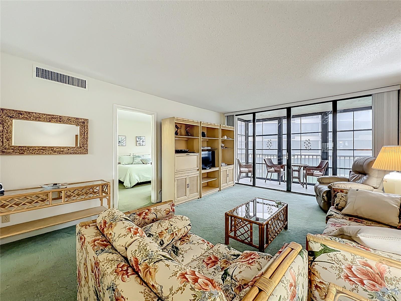 Image 5 of 47 For 17580 Gulf Boulevard 219