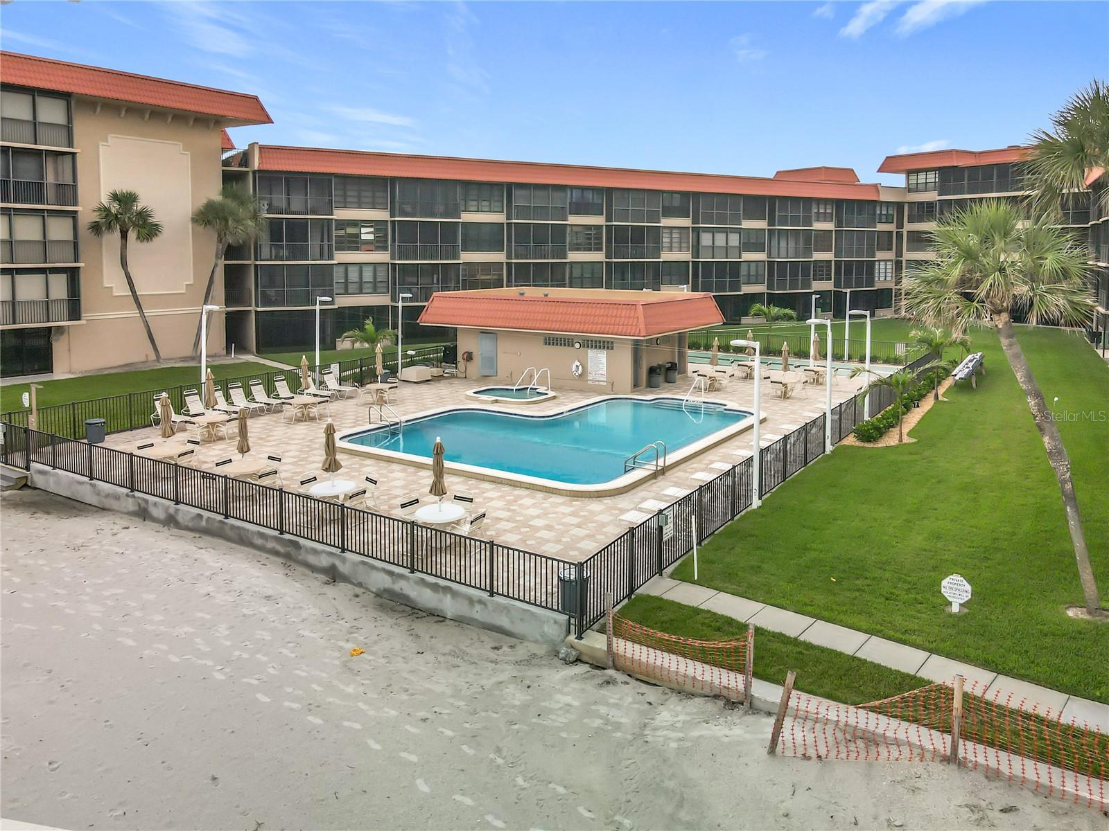 Image 6 of 47 For 17580 Gulf Boulevard 219