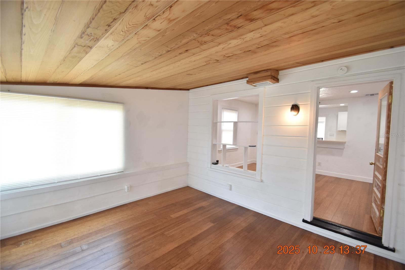 Image 10 of 29 For 4520 Burlington Avenue N Front