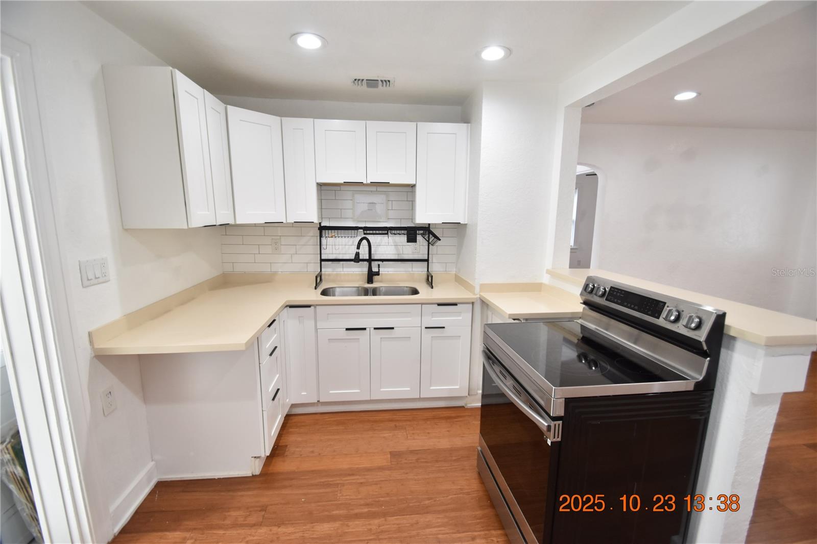 Image 16 of 29 For 4520 Burlington Avenue N Front