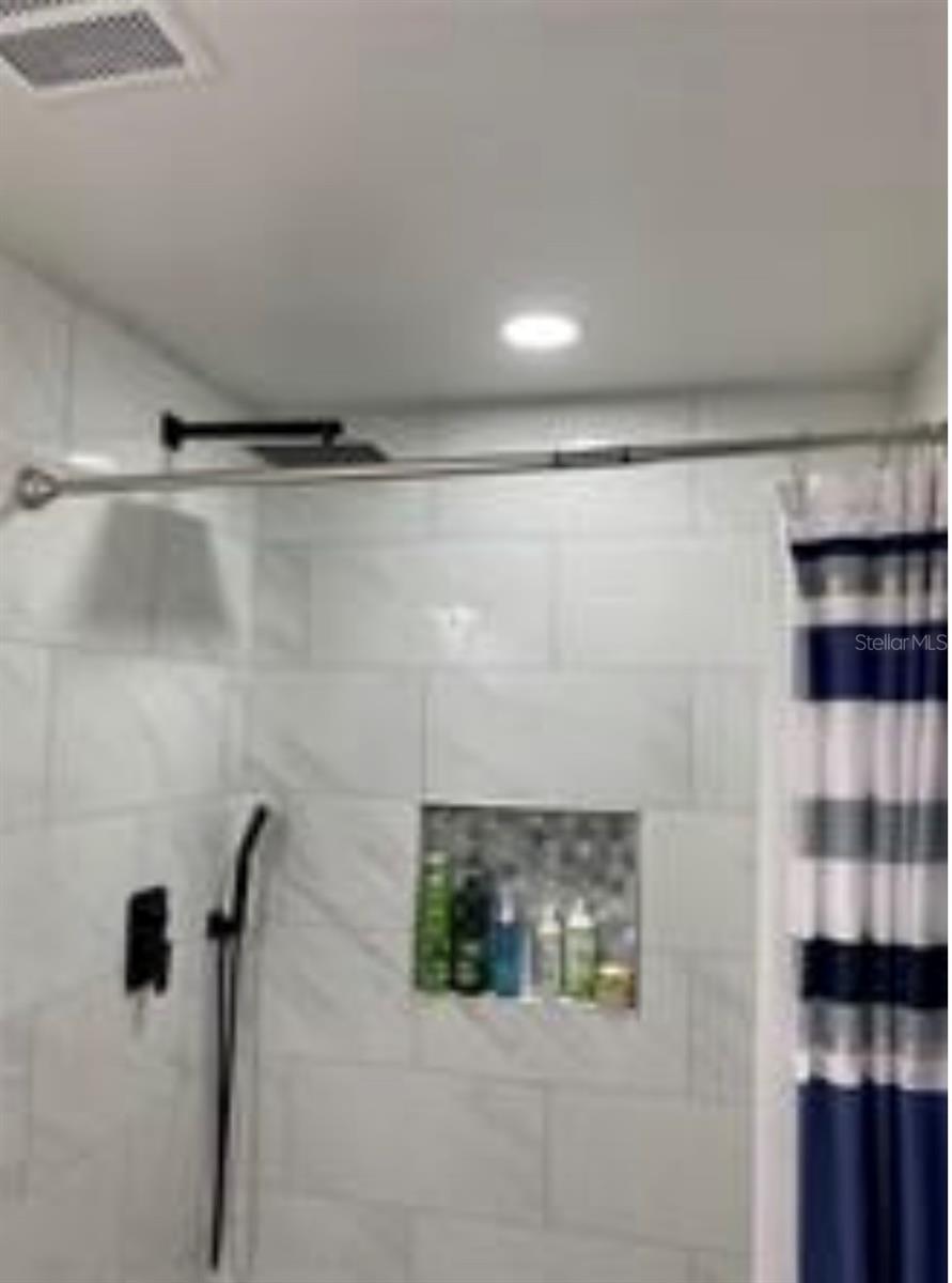 Image 3 of 4 For 4532 Devonshire Road