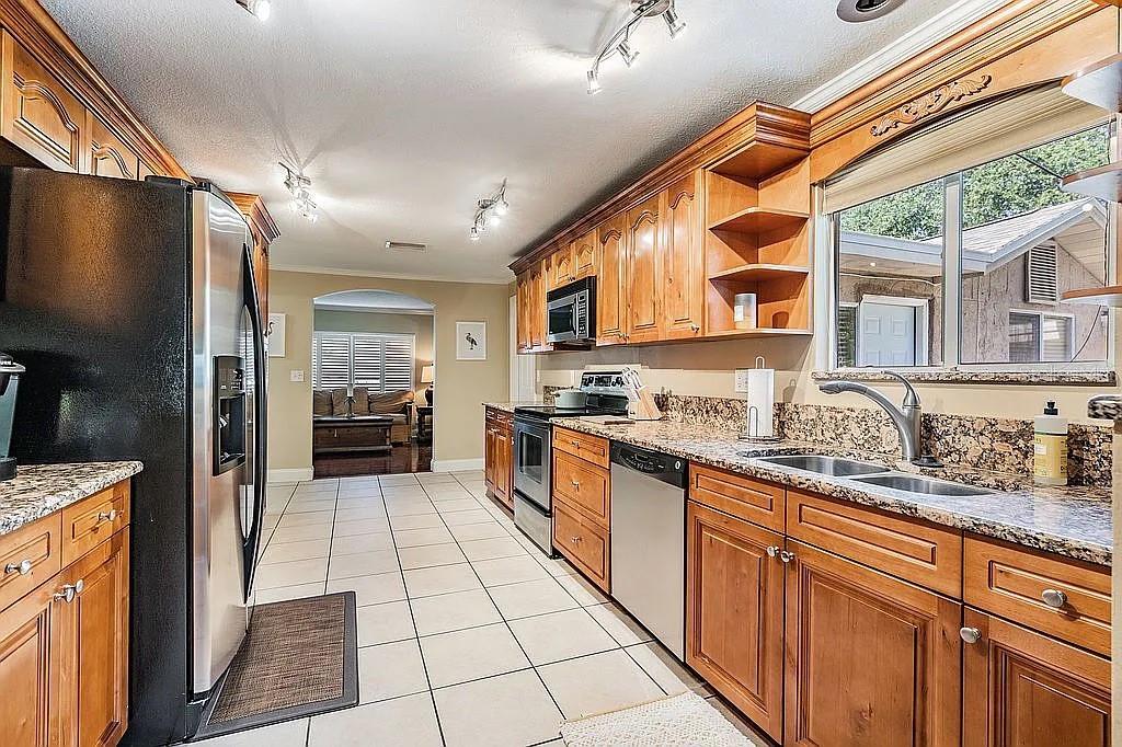 Image 13 of 54 For 3323 Walnut Street