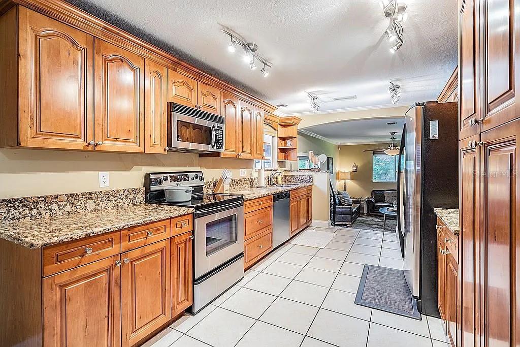 Image 14 of 54 For 3323 Walnut Street