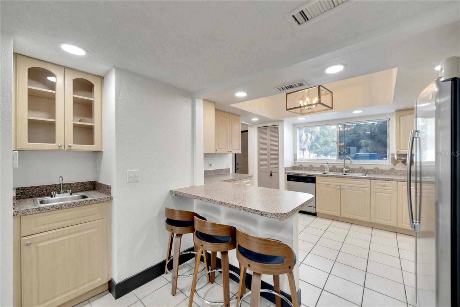 Image 10 of 75 For 6301 Newtown Circle 1a4