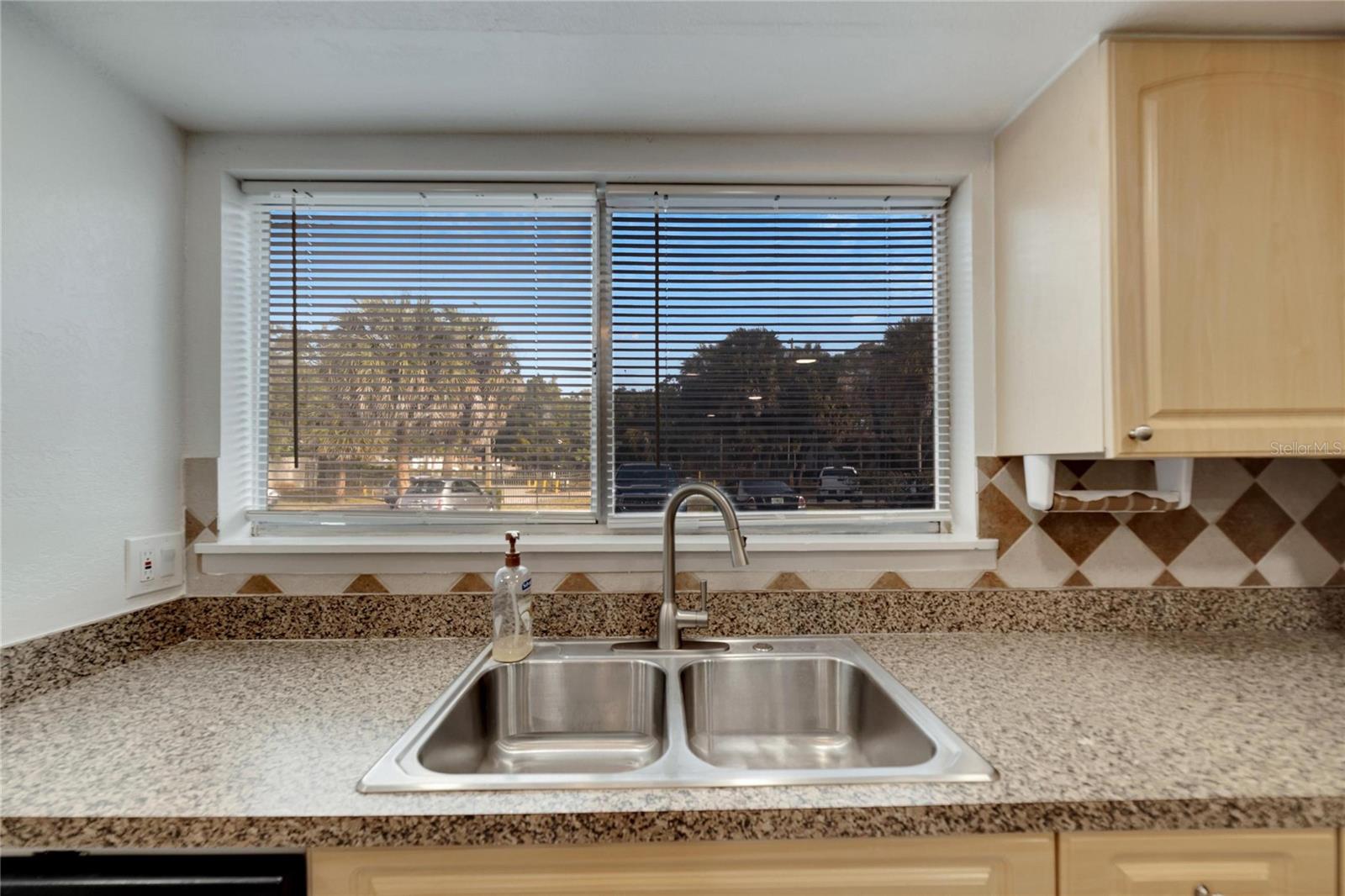 Image 12 of 75 For 6301 Newtown Circle 1a4