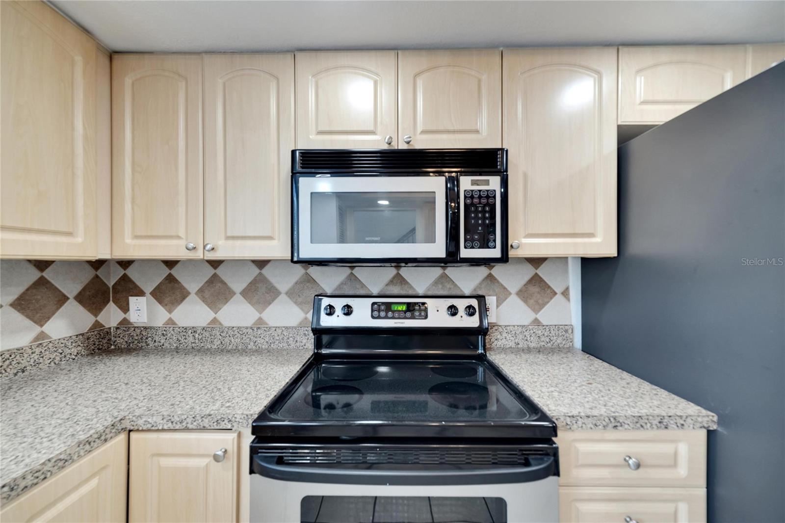 Image 13 of 75 For 6301 Newtown Circle 1a4