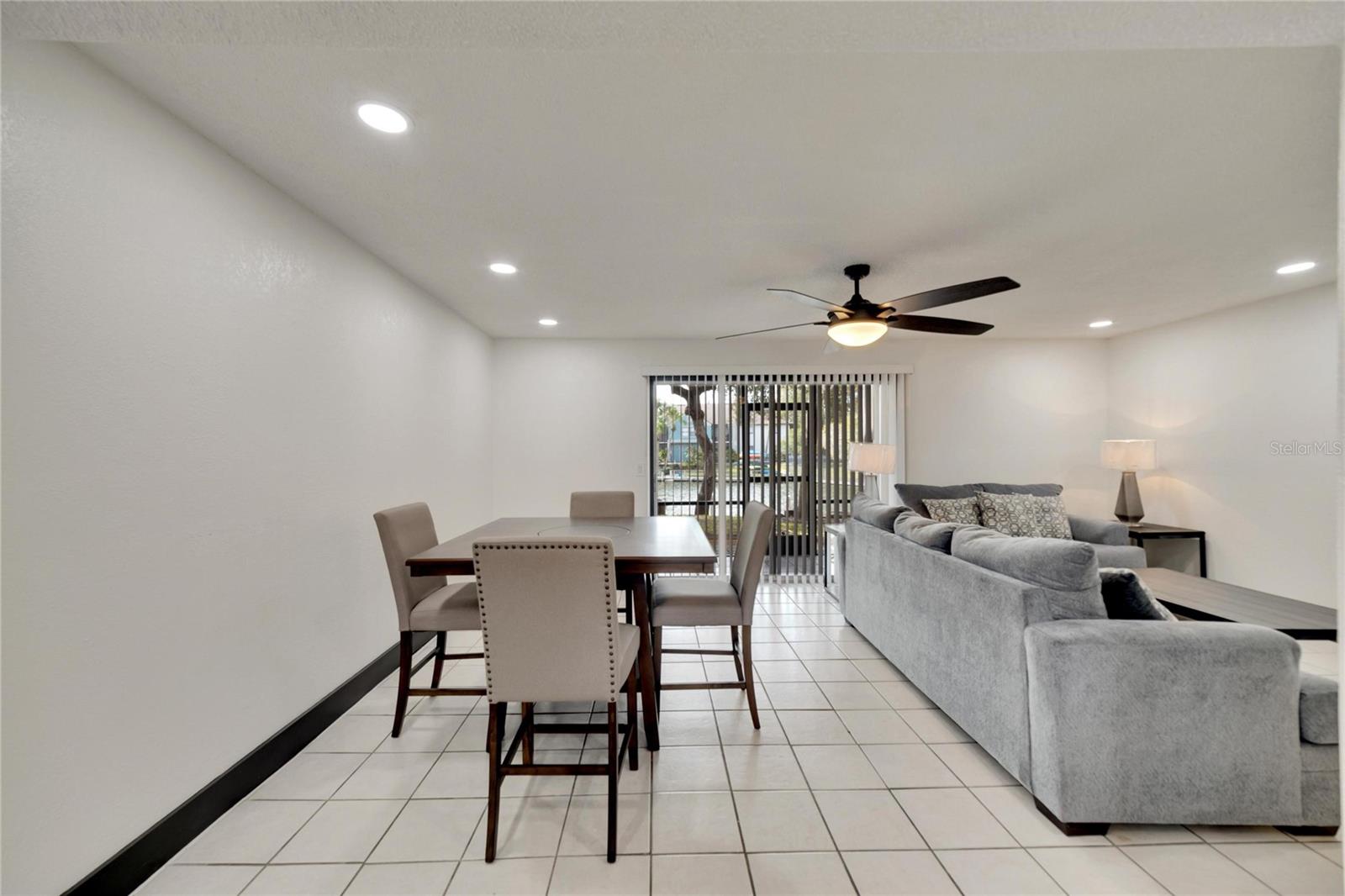 Image 17 of 75 For 6301 Newtown Circle 1a4