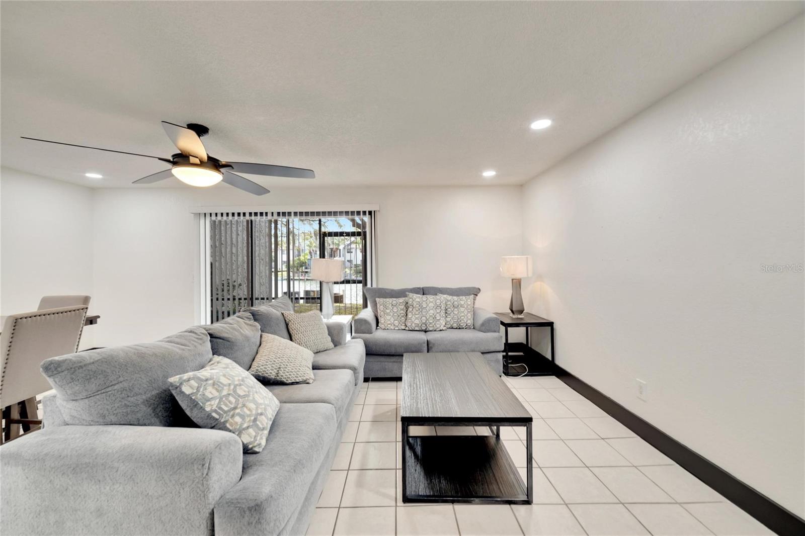 Image 20 of 75 For 6301 Newtown Circle 1a4