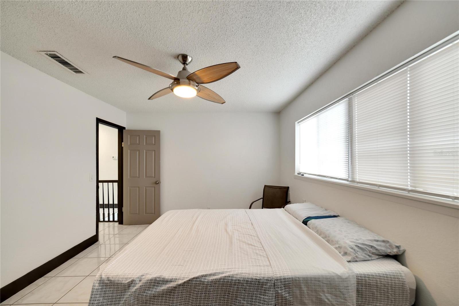 Image 35 of 75 For 6301 Newtown Circle 1a4